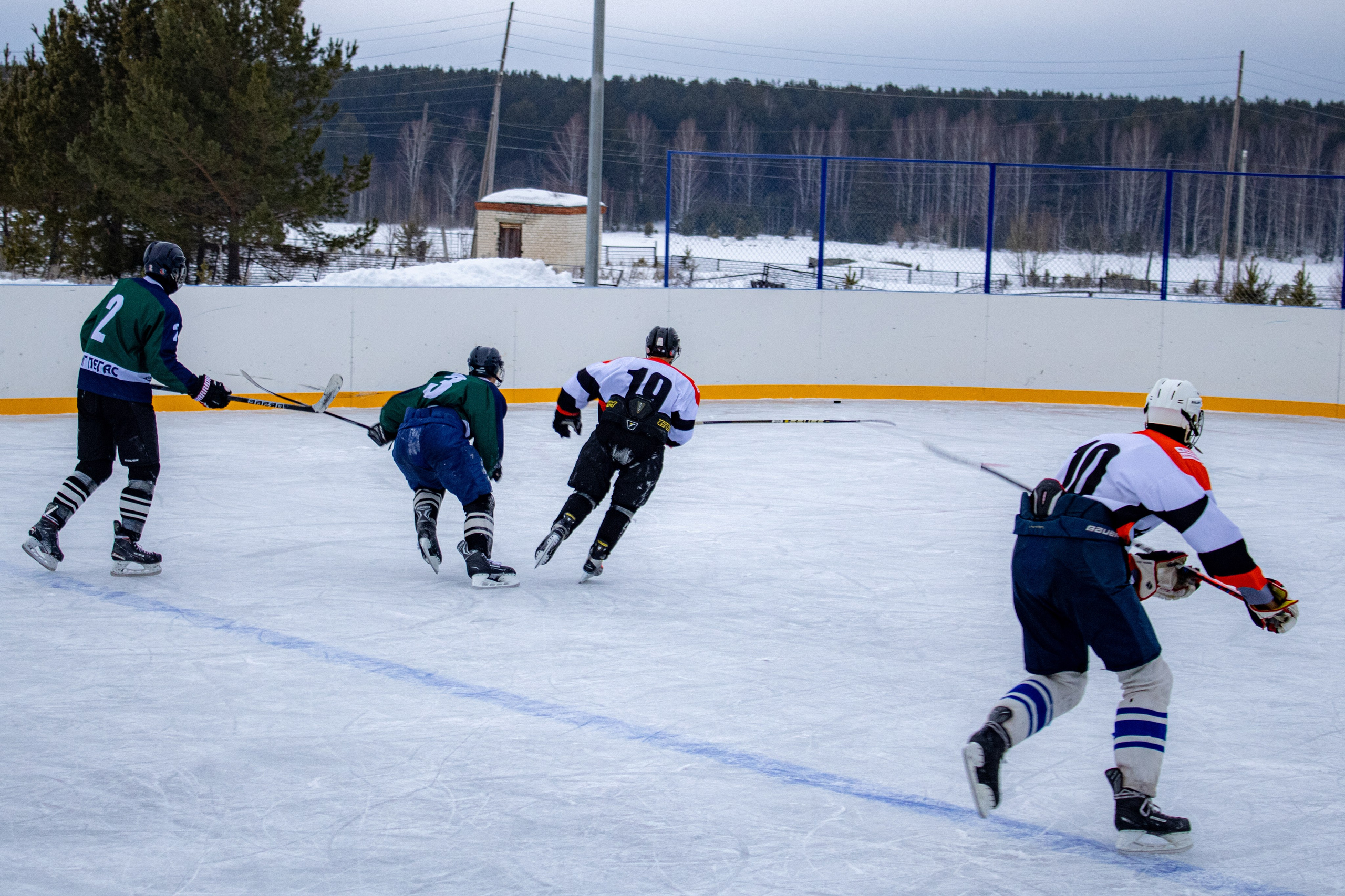 Хоккей г.п Атиг-г.Нижние Серги