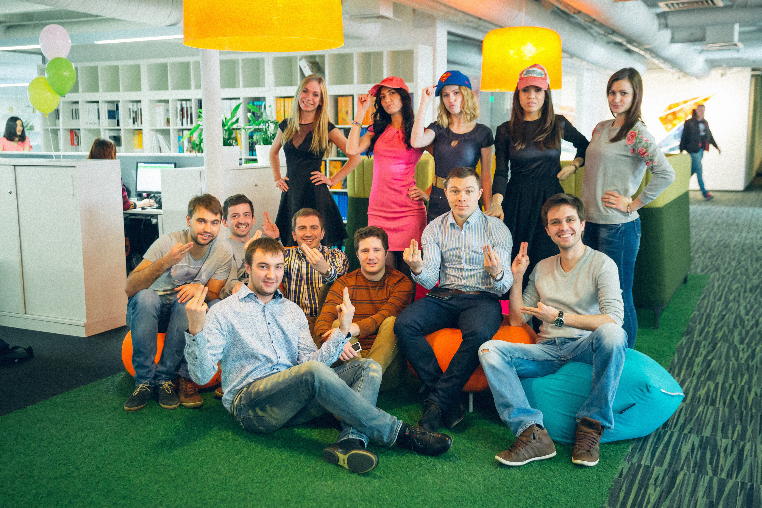 8-е марта в SmartCompany. КонТайм: профессиональная съемка для организаций