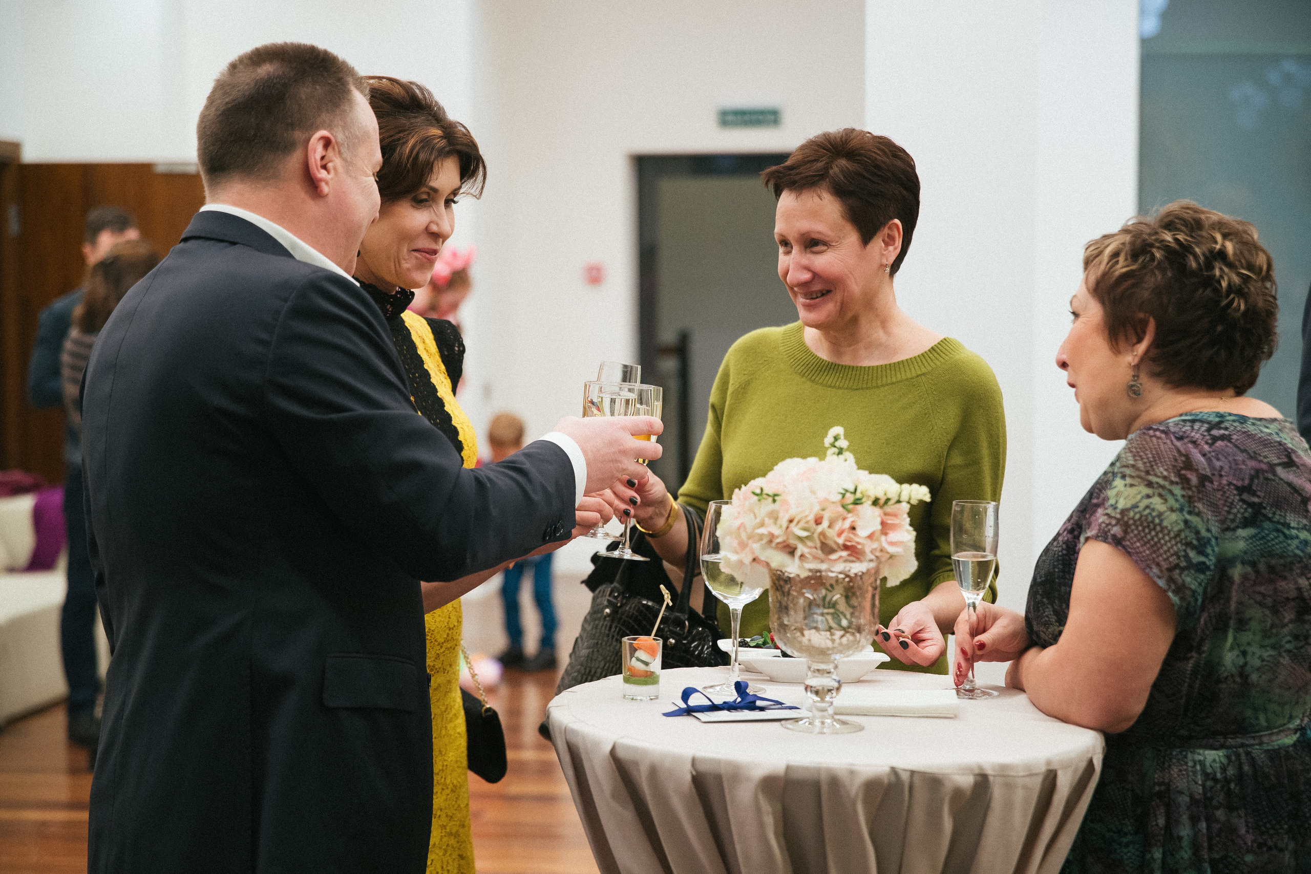 Юбилей. Фотосъёмка юбилея с дополнительным светом. КонТайм: профессиональная съемка для организаций