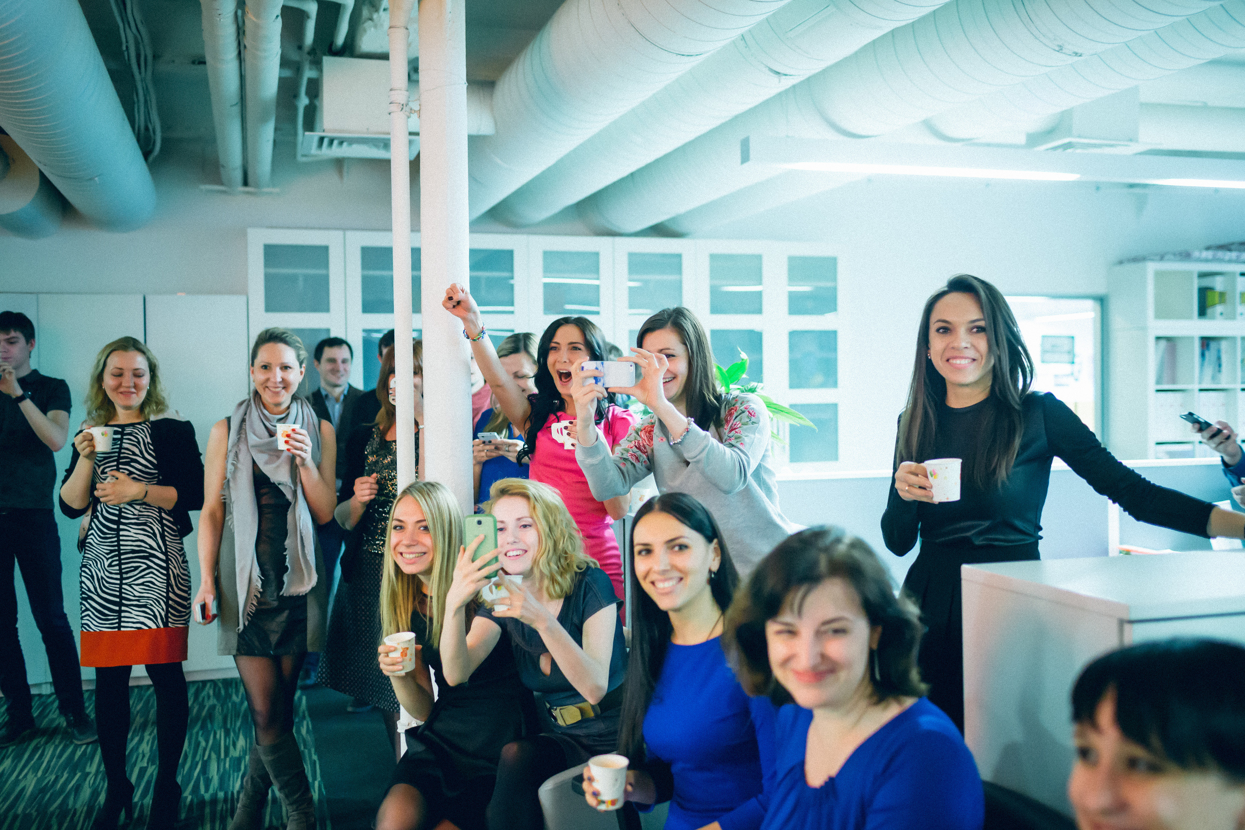 8-е марта в SmartCompany. КонТайм: профессиональная съемка для организаций