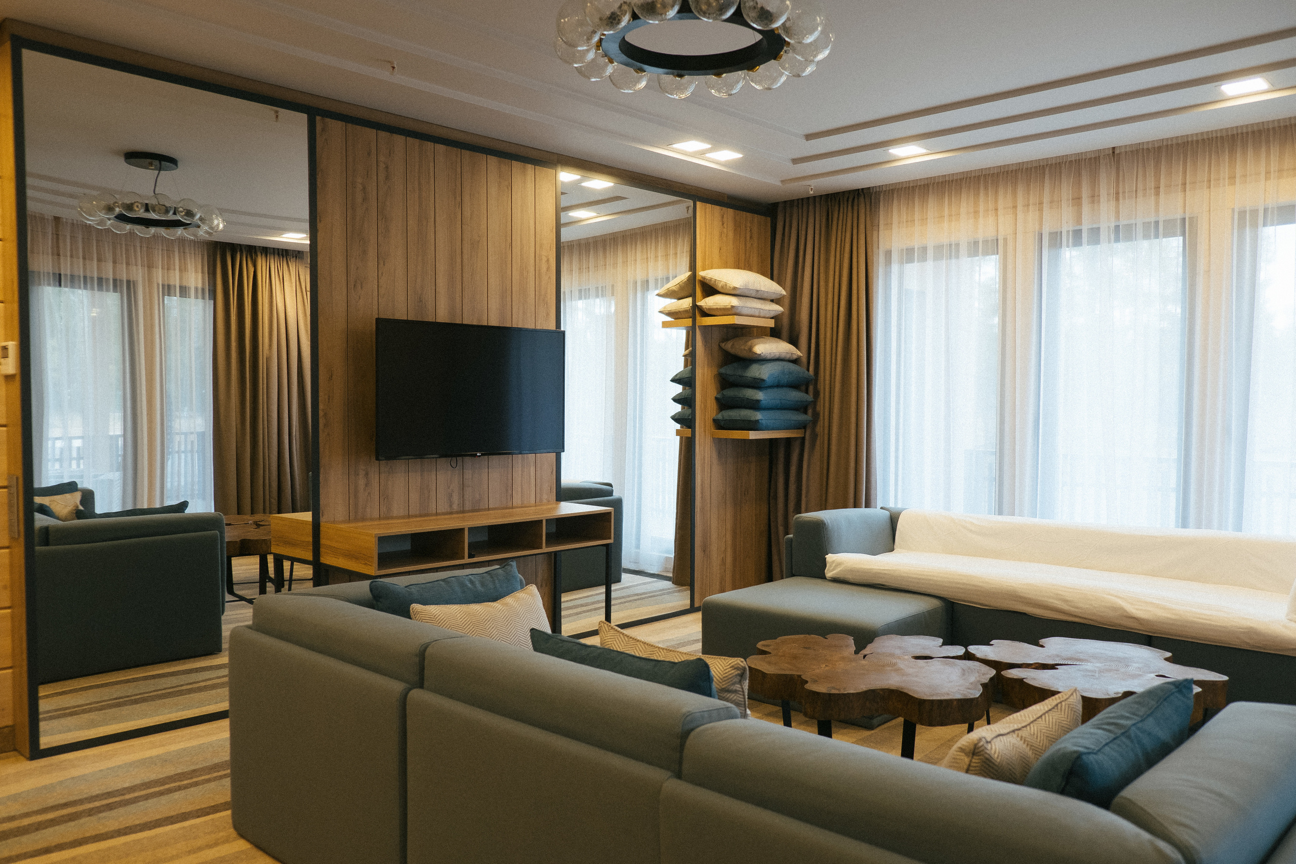 Интерьер эко-отеля "Изумрудный лес"