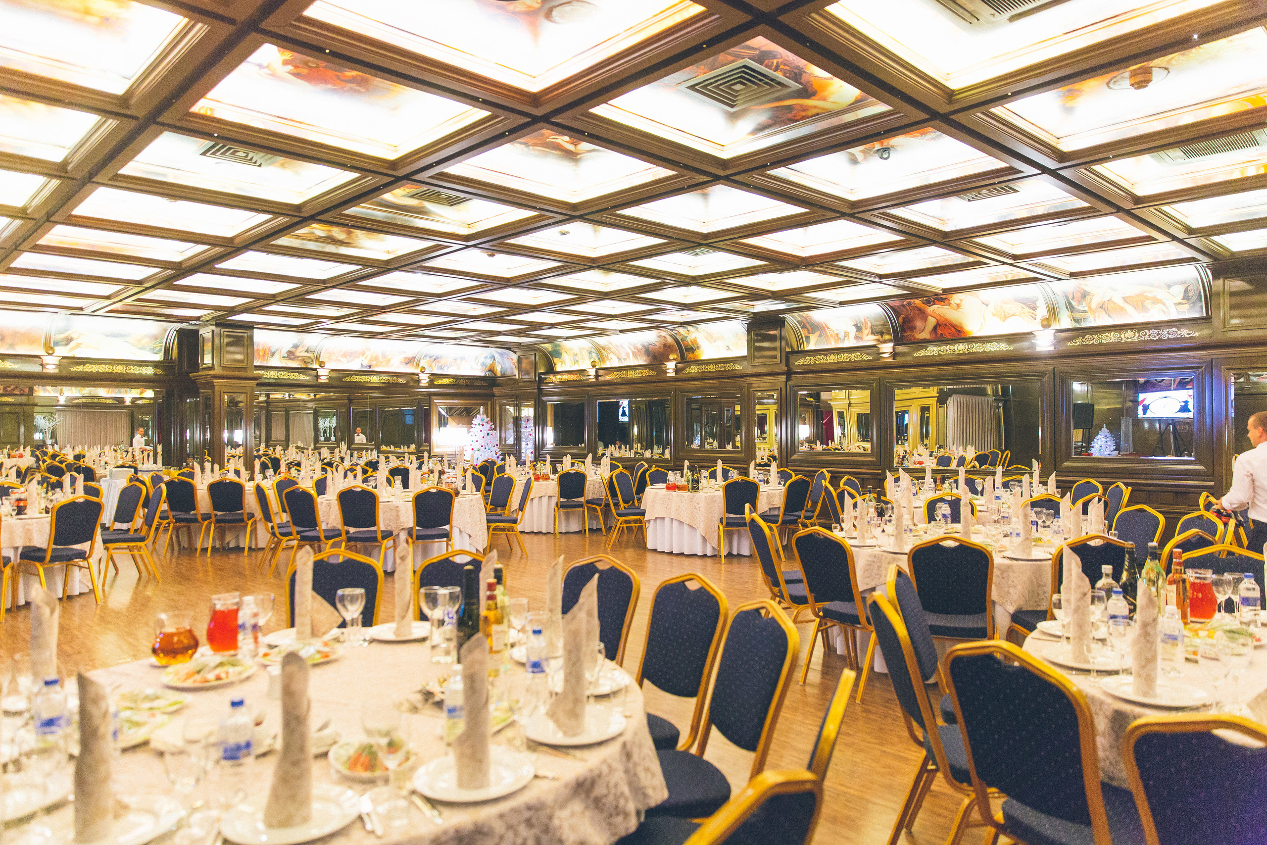 Новогодний карнавал для строительной компании в Империал Холл. КонТайм: профессиональная съемка для организаций