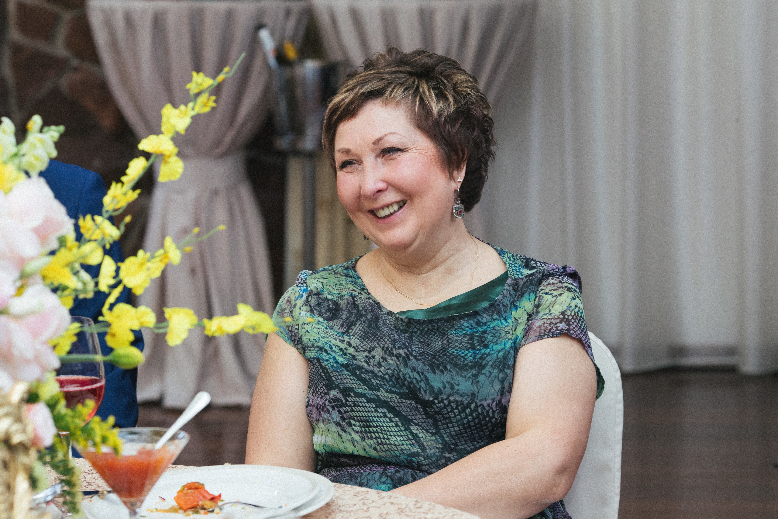 Юбилей. Фотосъёмка юбилея с дополнительным светом. КонТайм: профессиональная съемка для организаций