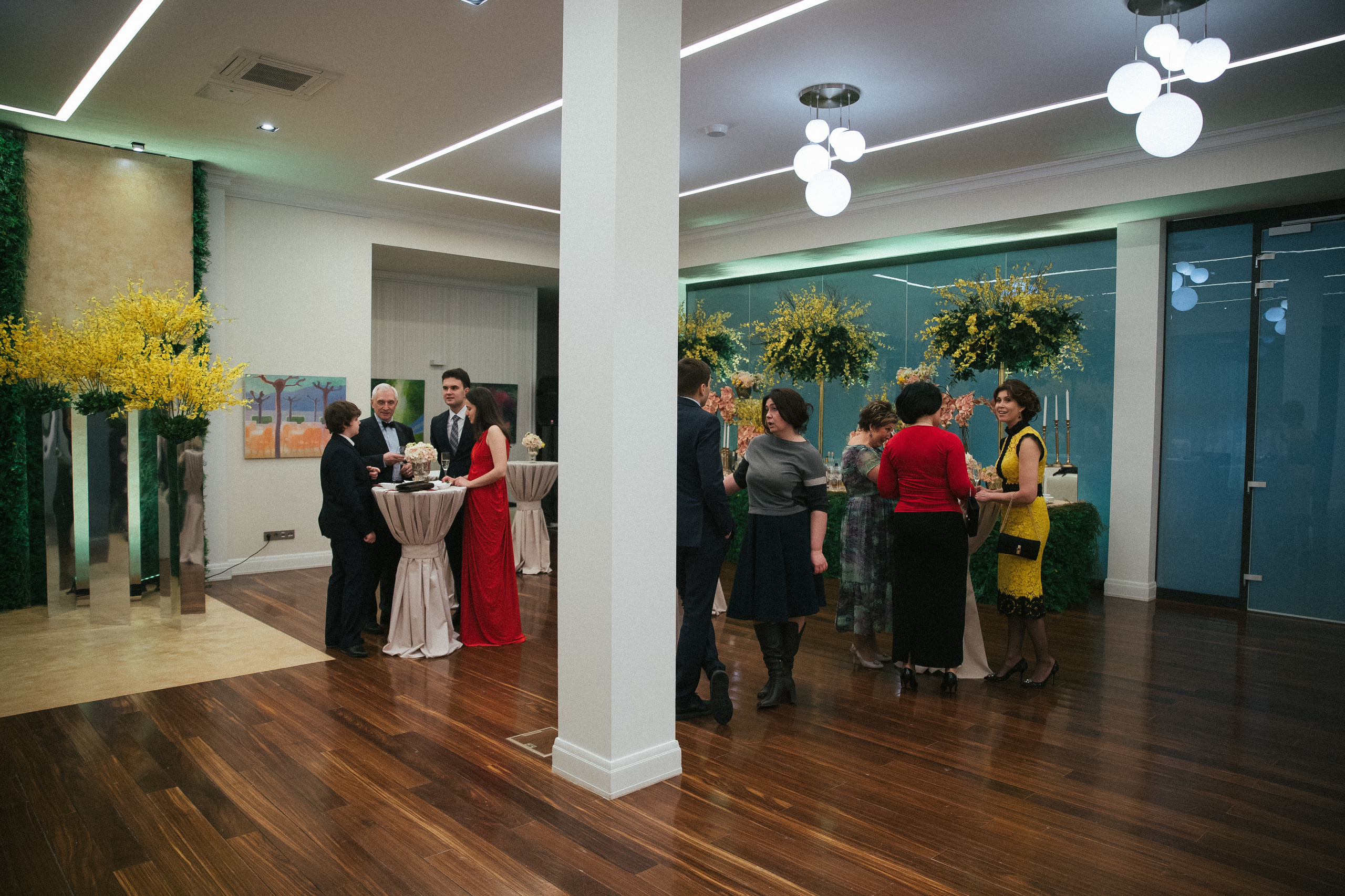 Юбилей. Фотосъёмка юбилея с дополнительным светом. КонТайм: профессиональная съемка для организаций