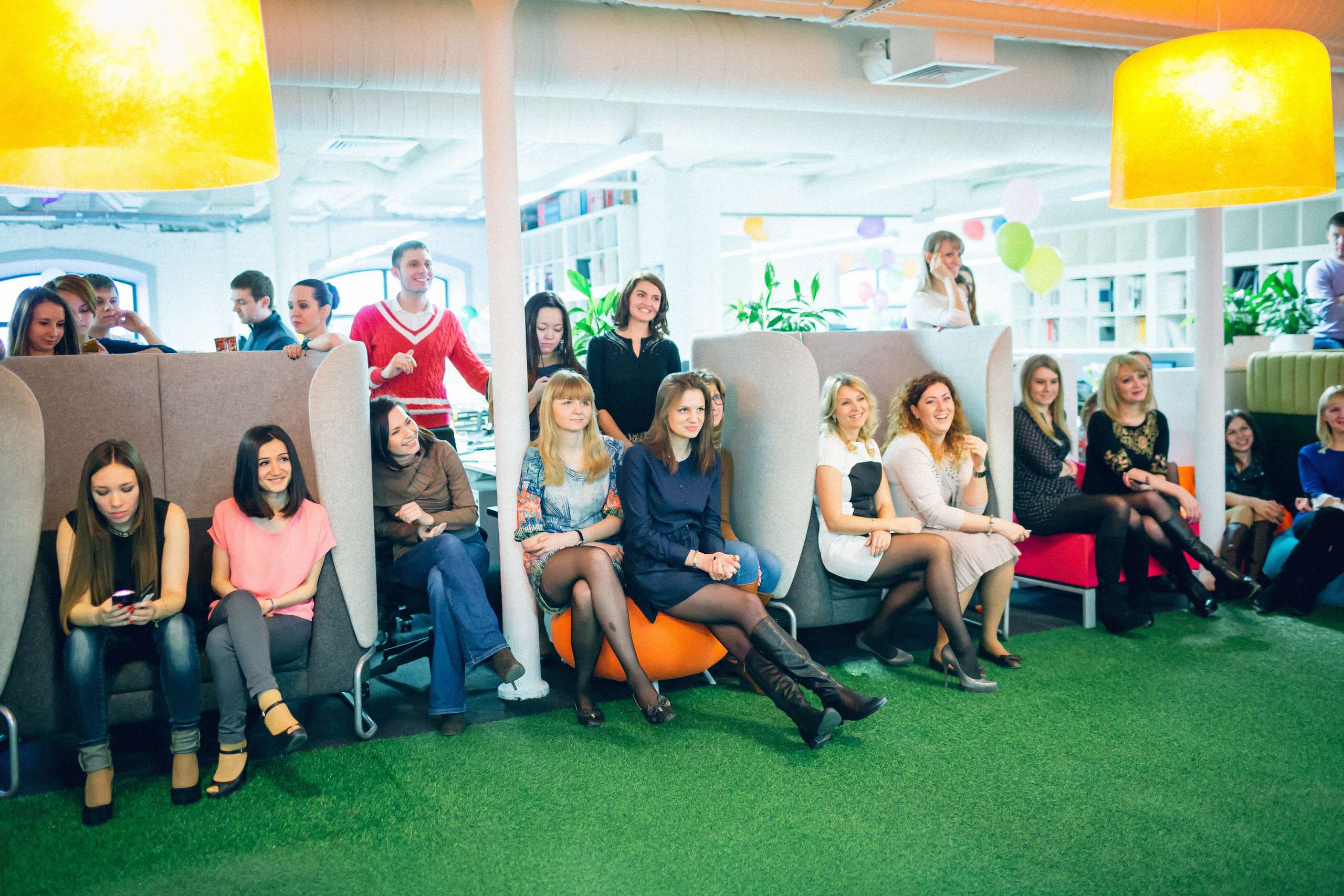 8-е марта в SmartCompany. КонТайм: профессиональная съемка для организаций