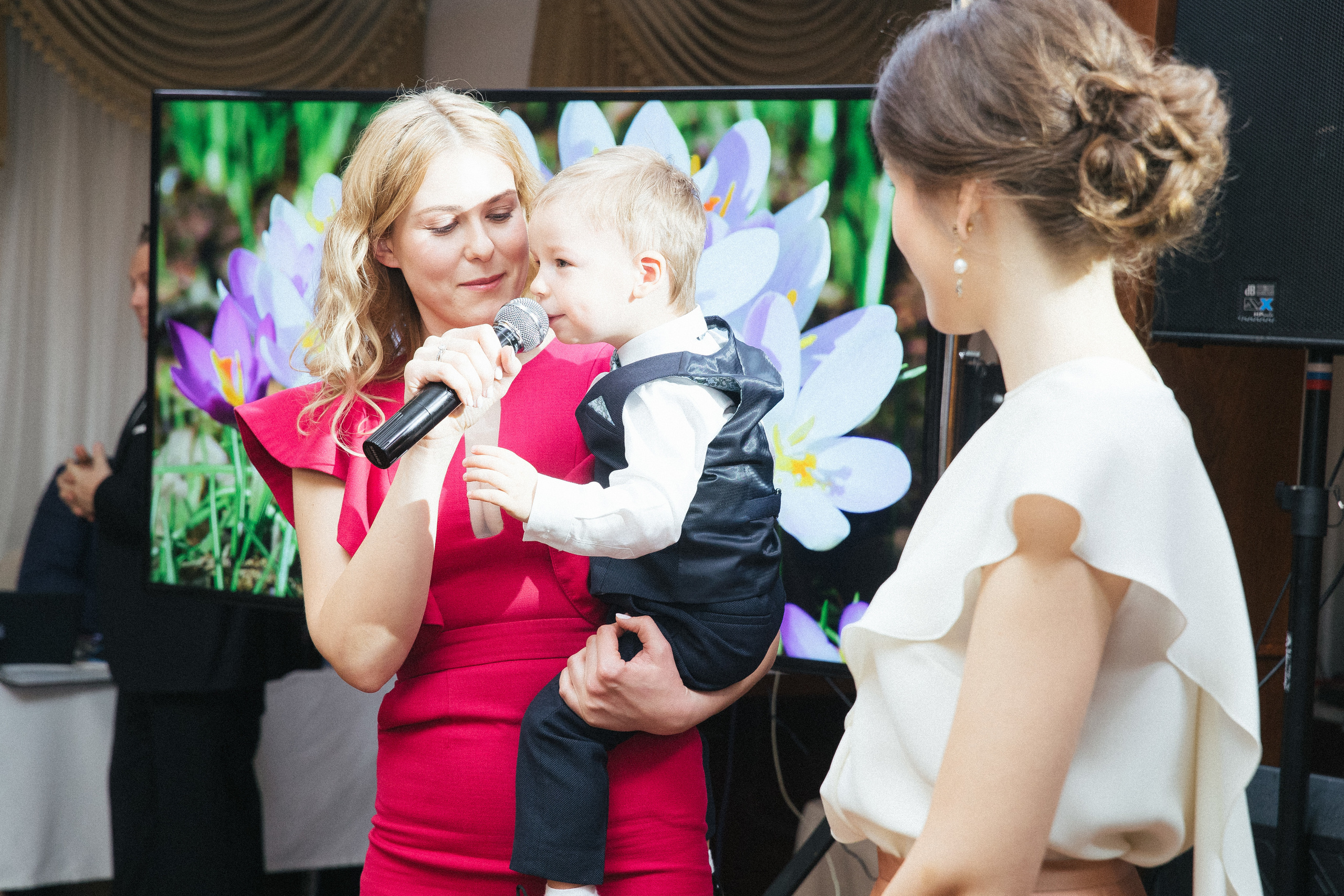 Юбилей. Фотосъёмка юбилея с дополнительным светом. КонТайм: профессиональная съемка для организаций