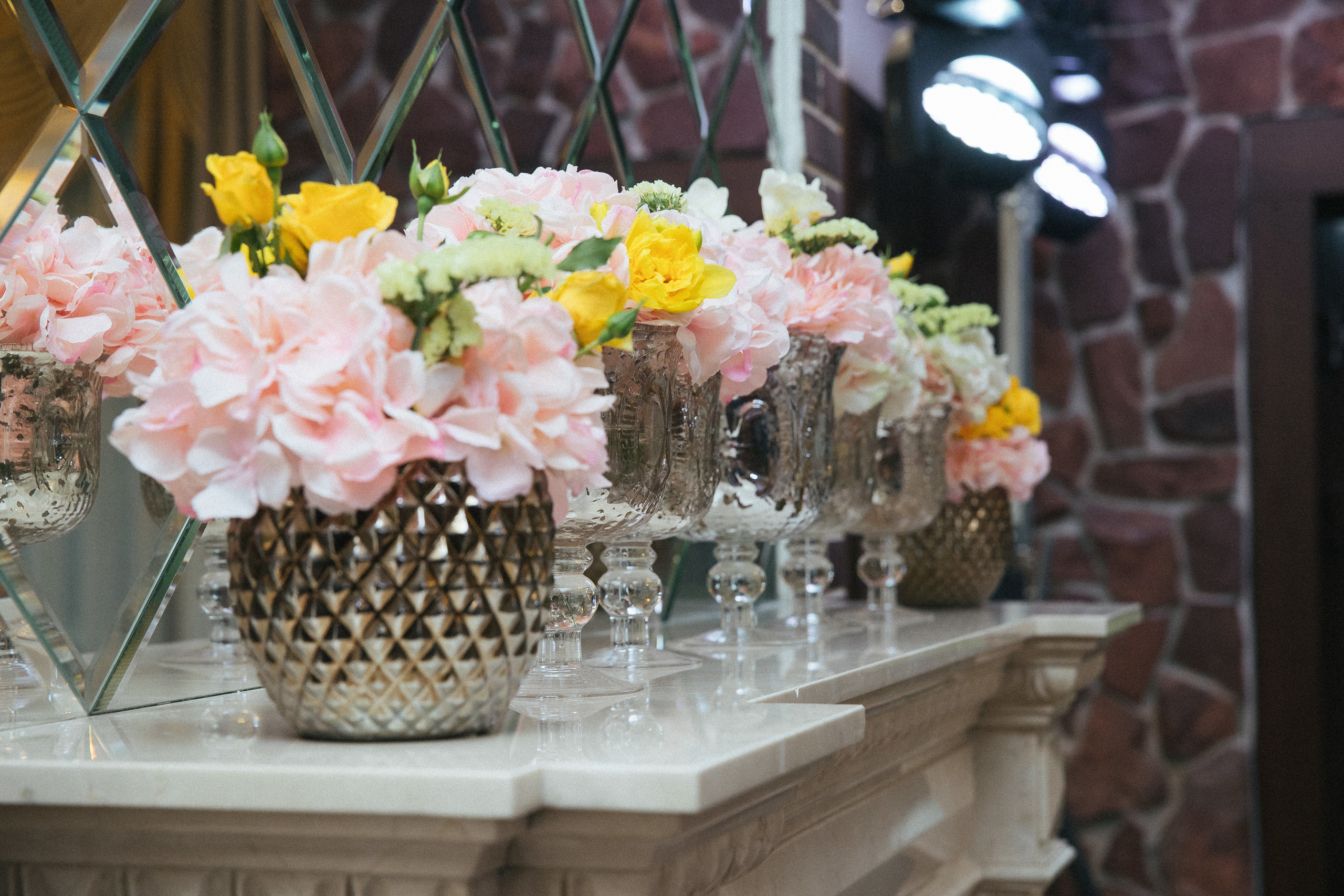 Юбилей. Фотосъёмка юбилея с дополнительным светом. КонТайм: профессиональная съемка для организаций