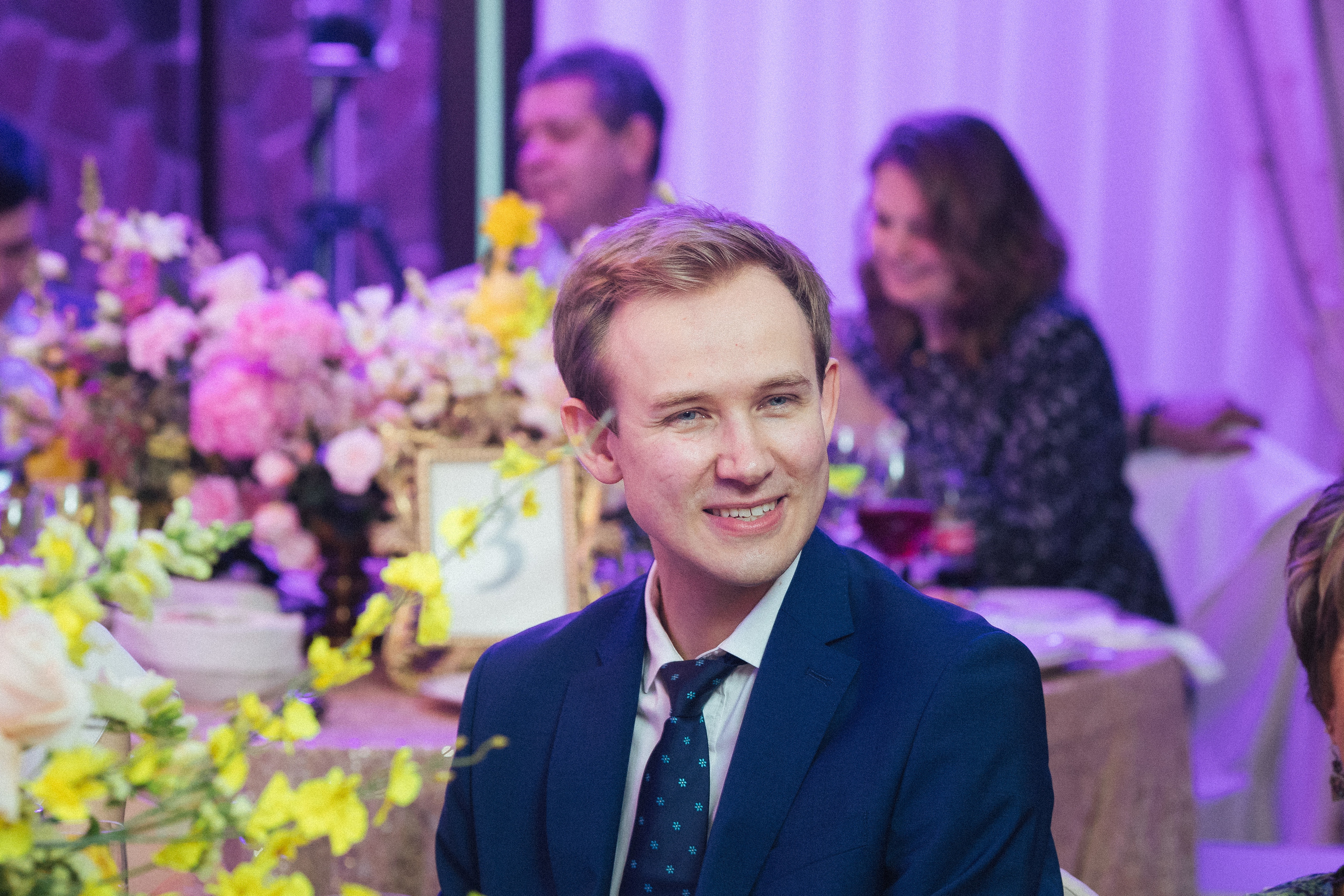 Юбилей. Фотосъёмка юбилея с дополнительным светом. КонТайм: профессиональная съемка для организаций