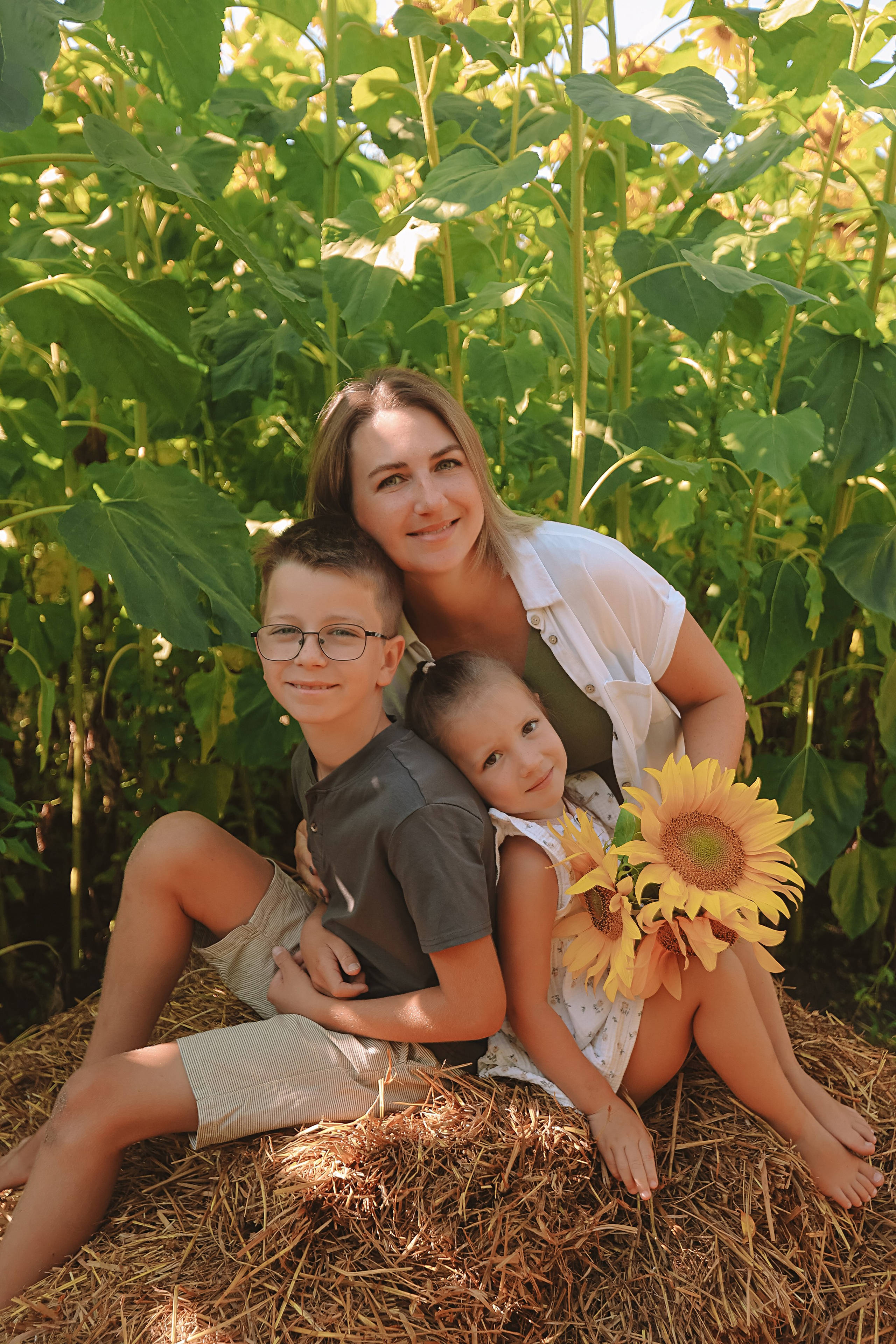 Подсолнухи. Семейный фотограф Тюмень, фотограф на роды Салмина Мария