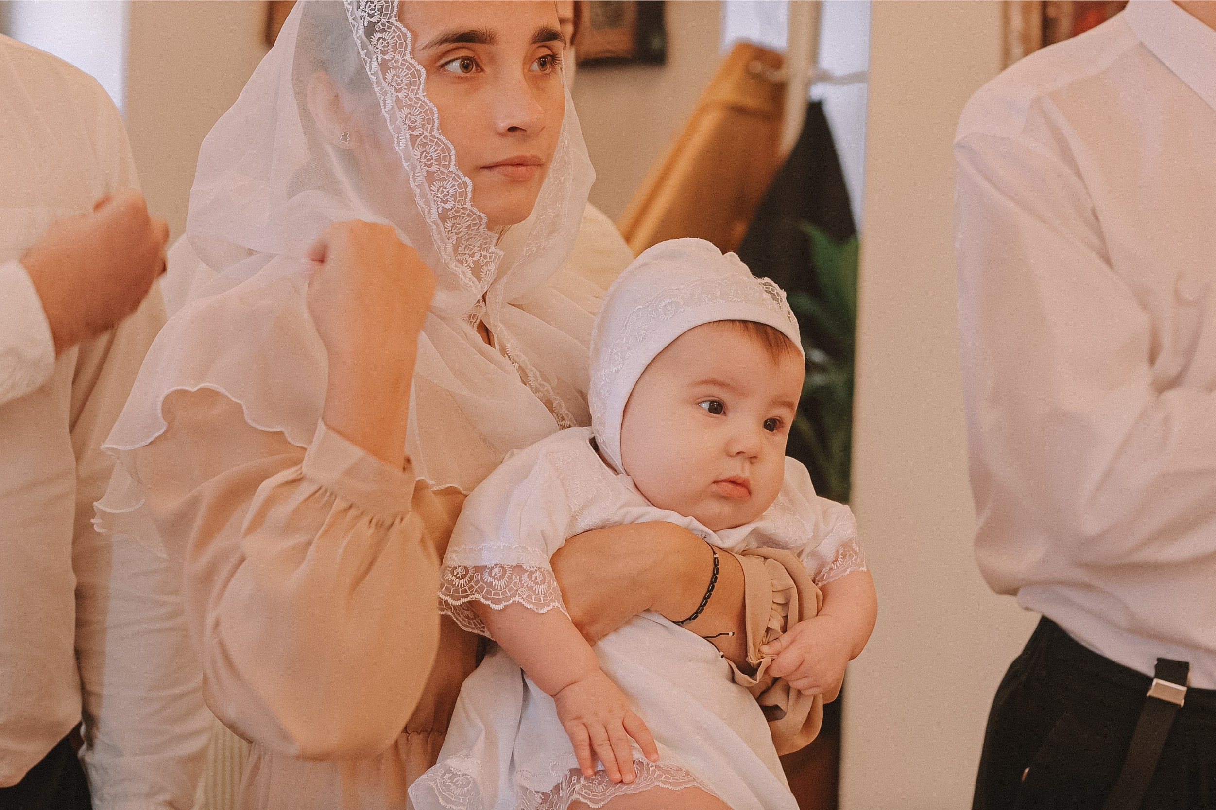 Крещение круглая церковь. Семейный фотограф Тюмень, фотограф на роды Салмина Мария