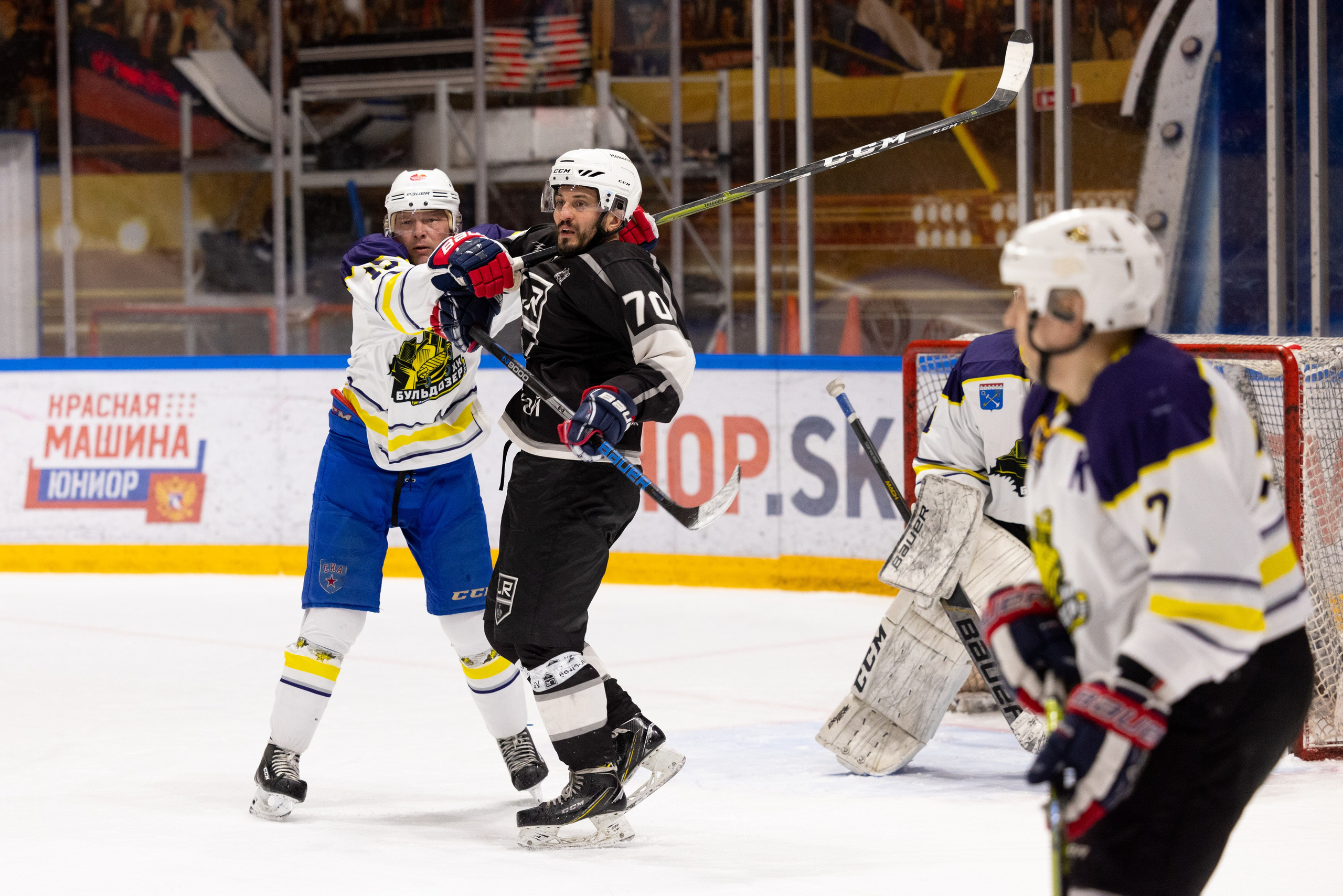Бульдозер vs. LR-строй. Фотограф Александр Заломаев