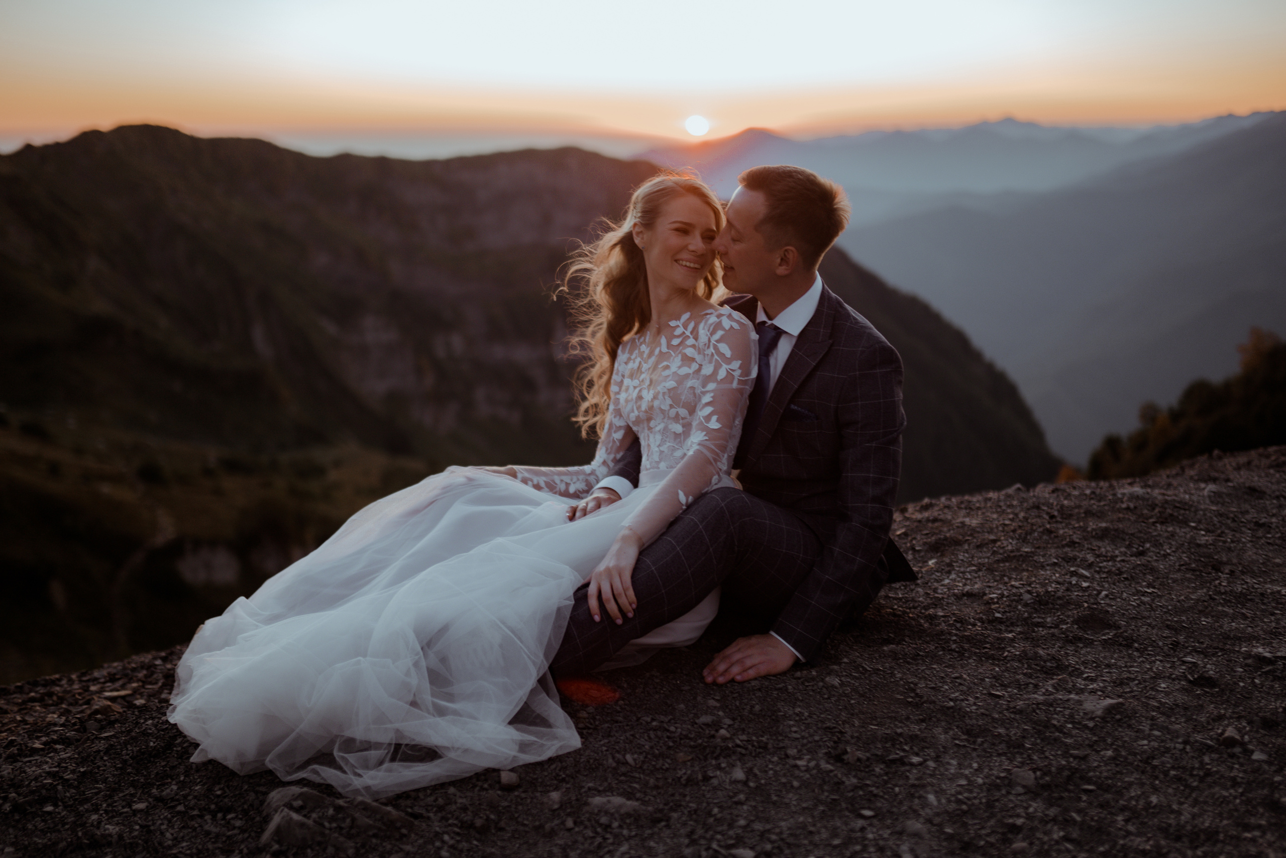 «ОНА мое солнце». Elopement Wedding Photographer