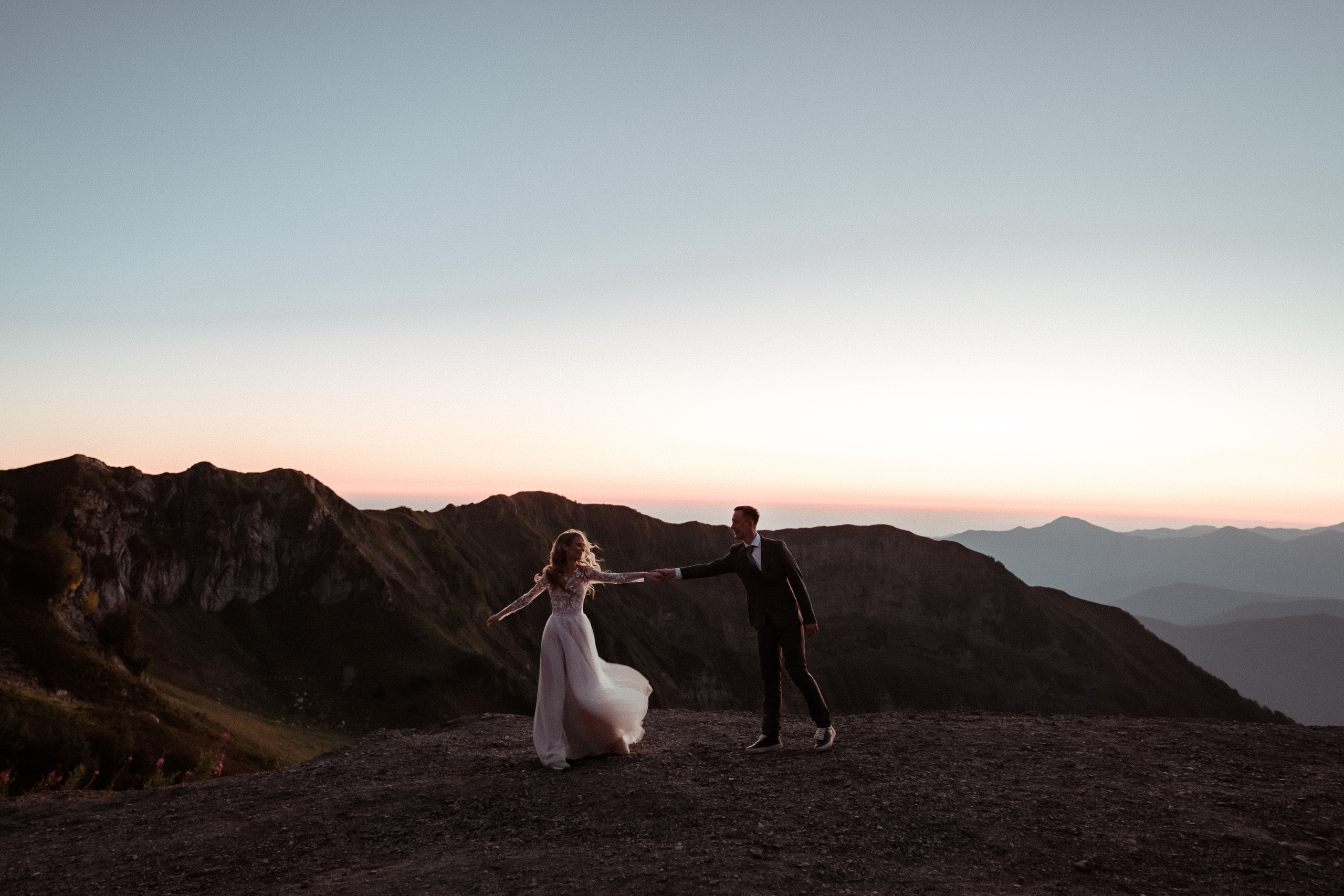 «ОНА мое солнце». Elopement Wedding Photographer