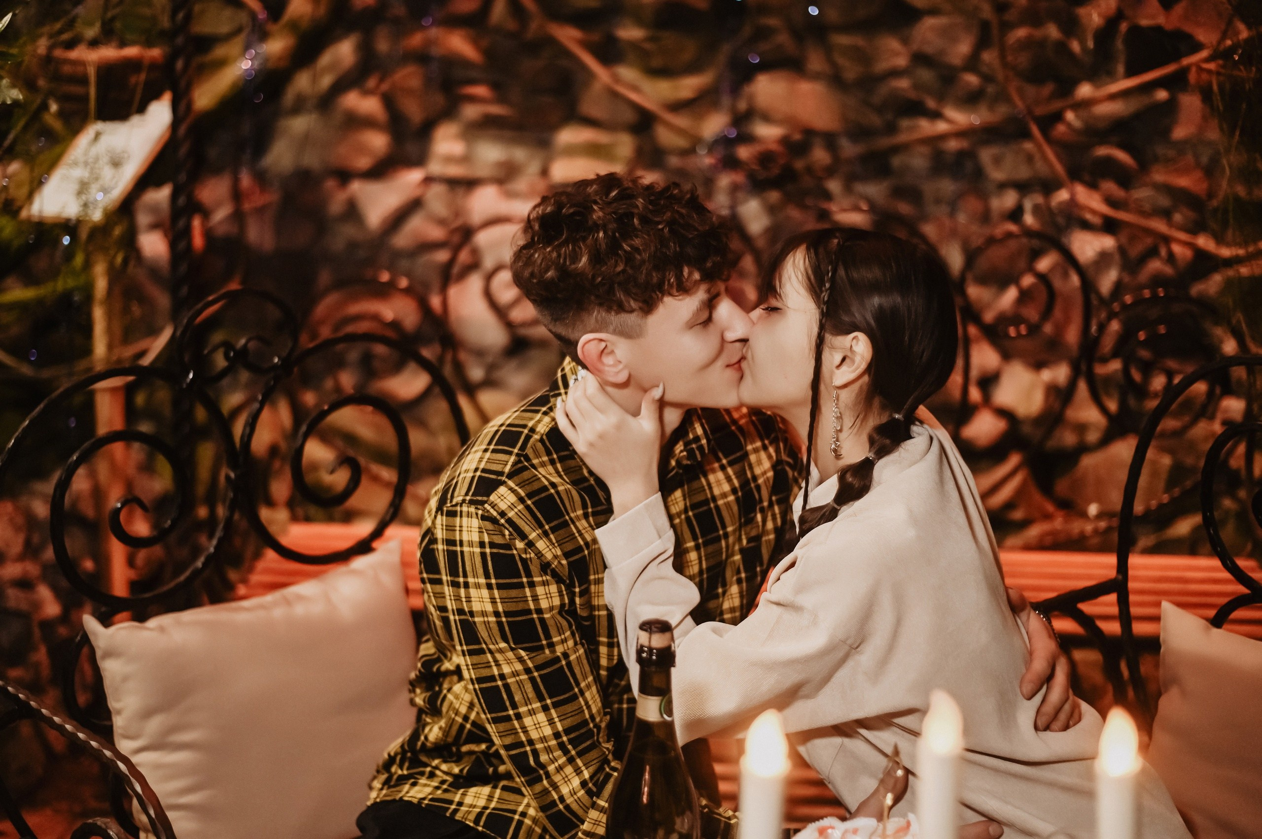 «Предложение руки и сердца» в ботаническом саду вечером. Семейный и свадебный фотограф в г. Уфа Динара