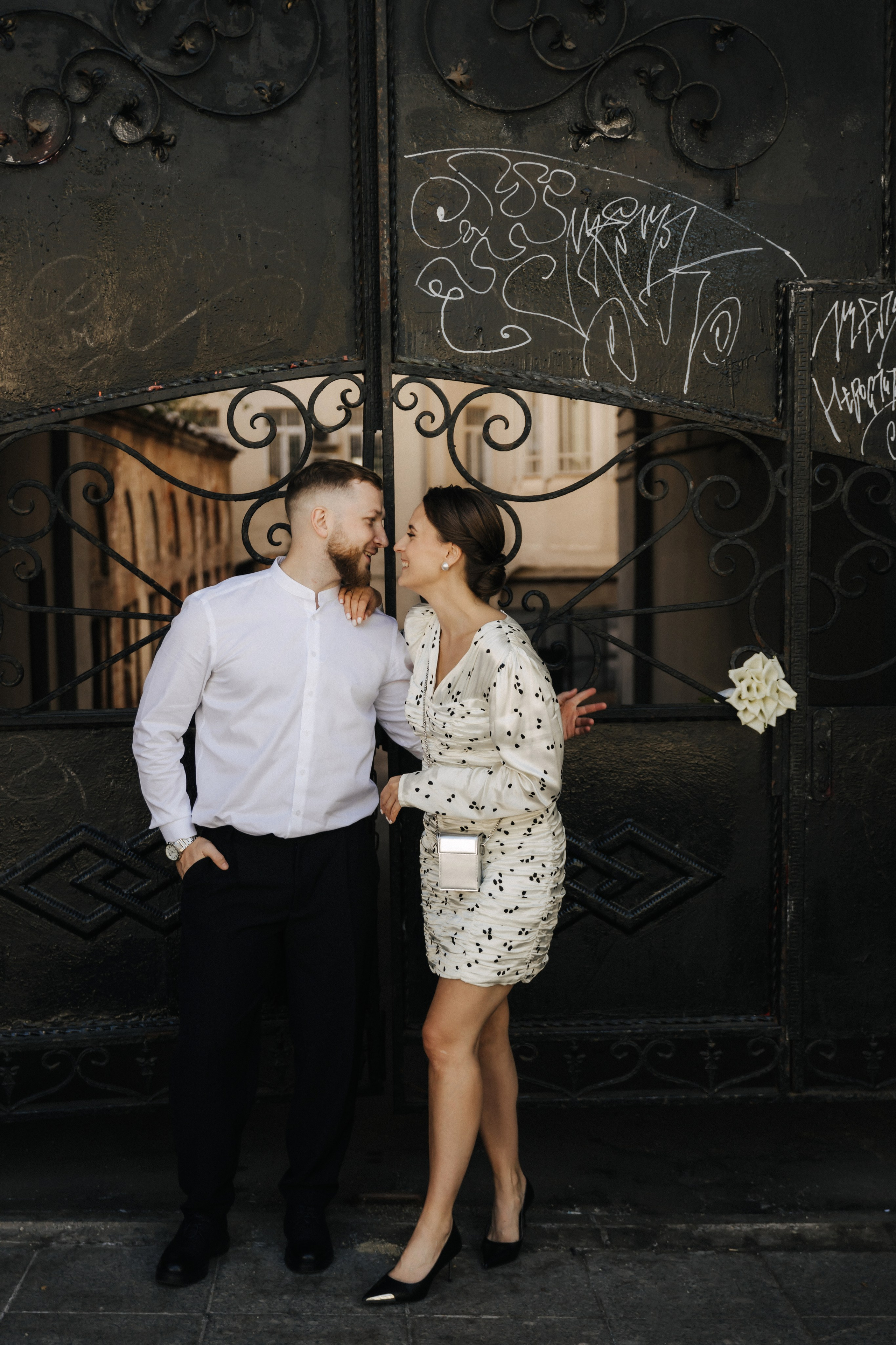 Сергей и Алия, роспись в Савеловском ЗАГСе и прогулка по Китай городу. Свадебный и портретный фотограф в Москве Кристина Золотова