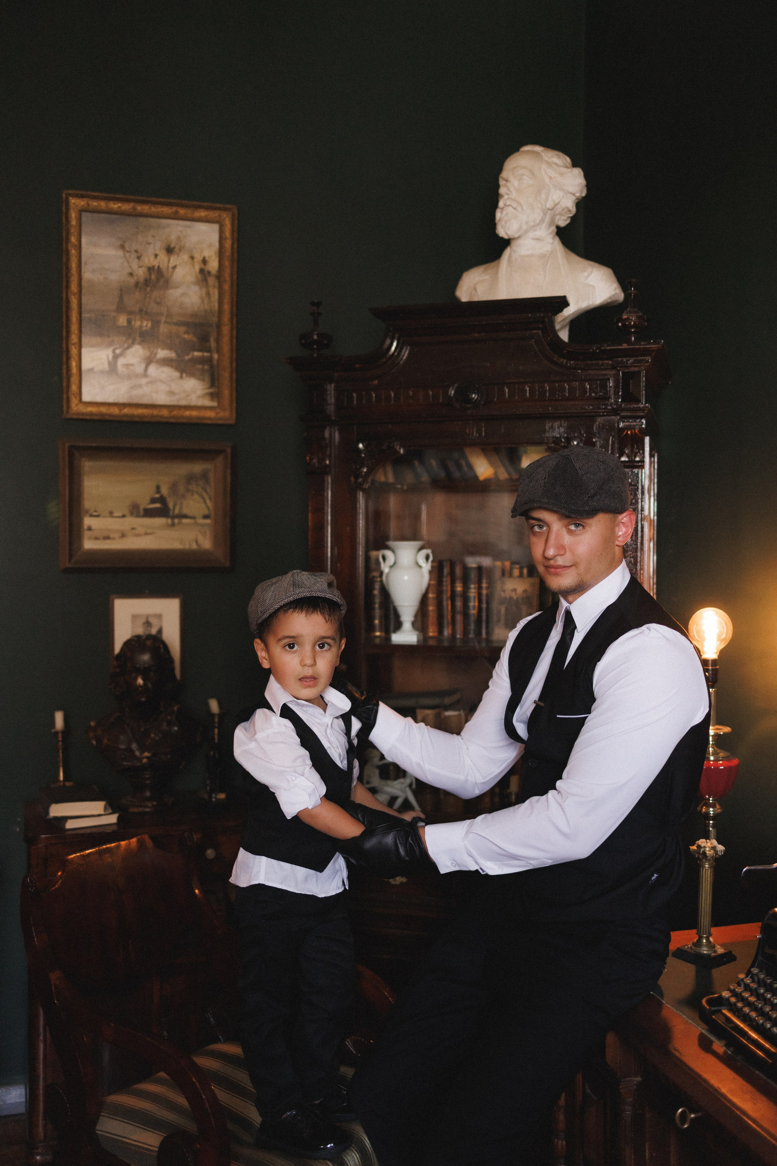 Семейная фотосессия в ретро стиле, фотостудия «Ретроград», город Краснодар. Семейный и детский фотограф в Краснодаре Анна Трашкова