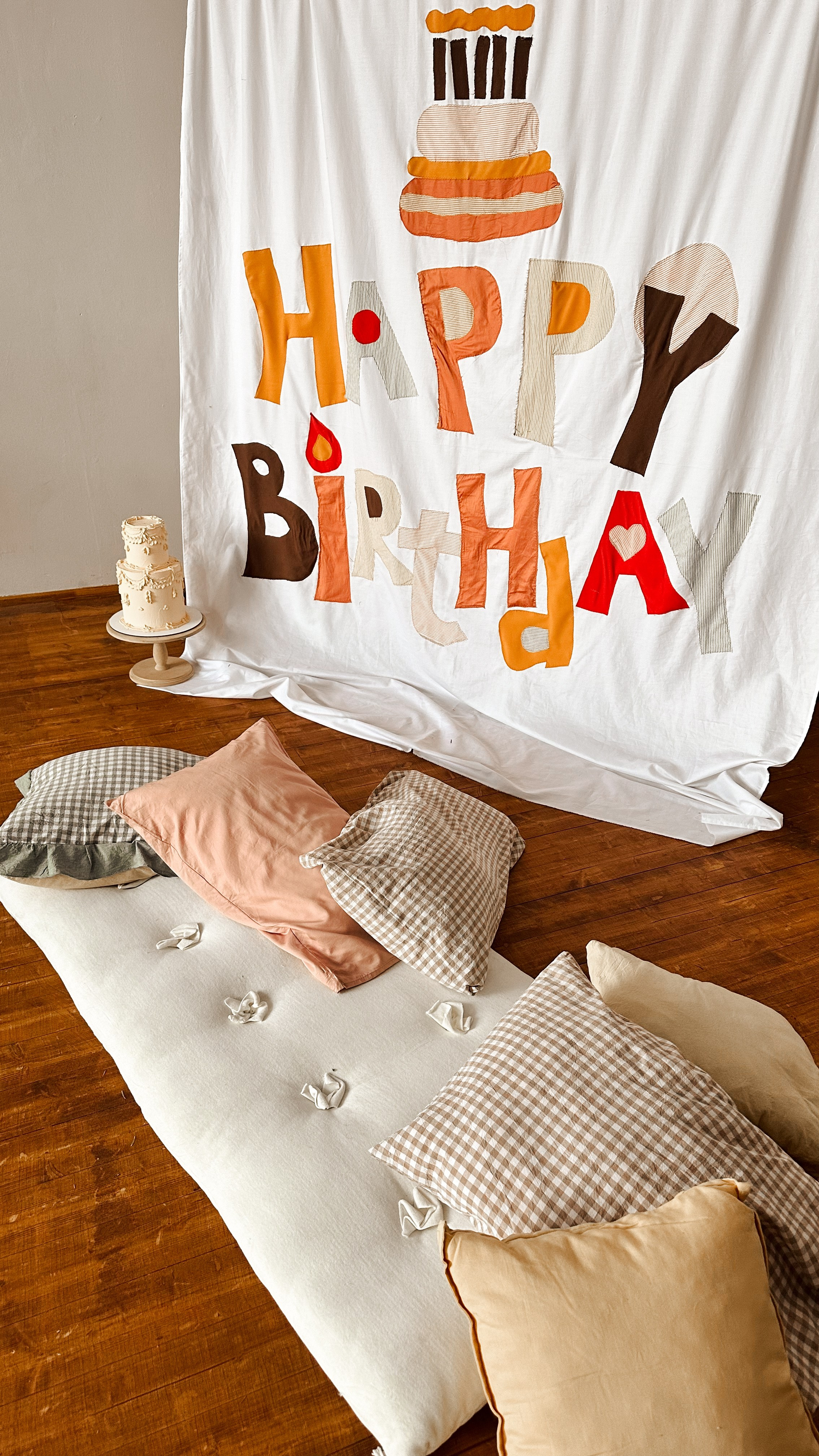 Интерьер фотостудии «Лофт Потолок», город Краснодар, ул. Зиповская 5 литер Х. Семейный и детский фотограф в Краснодаре Анна Трашкова