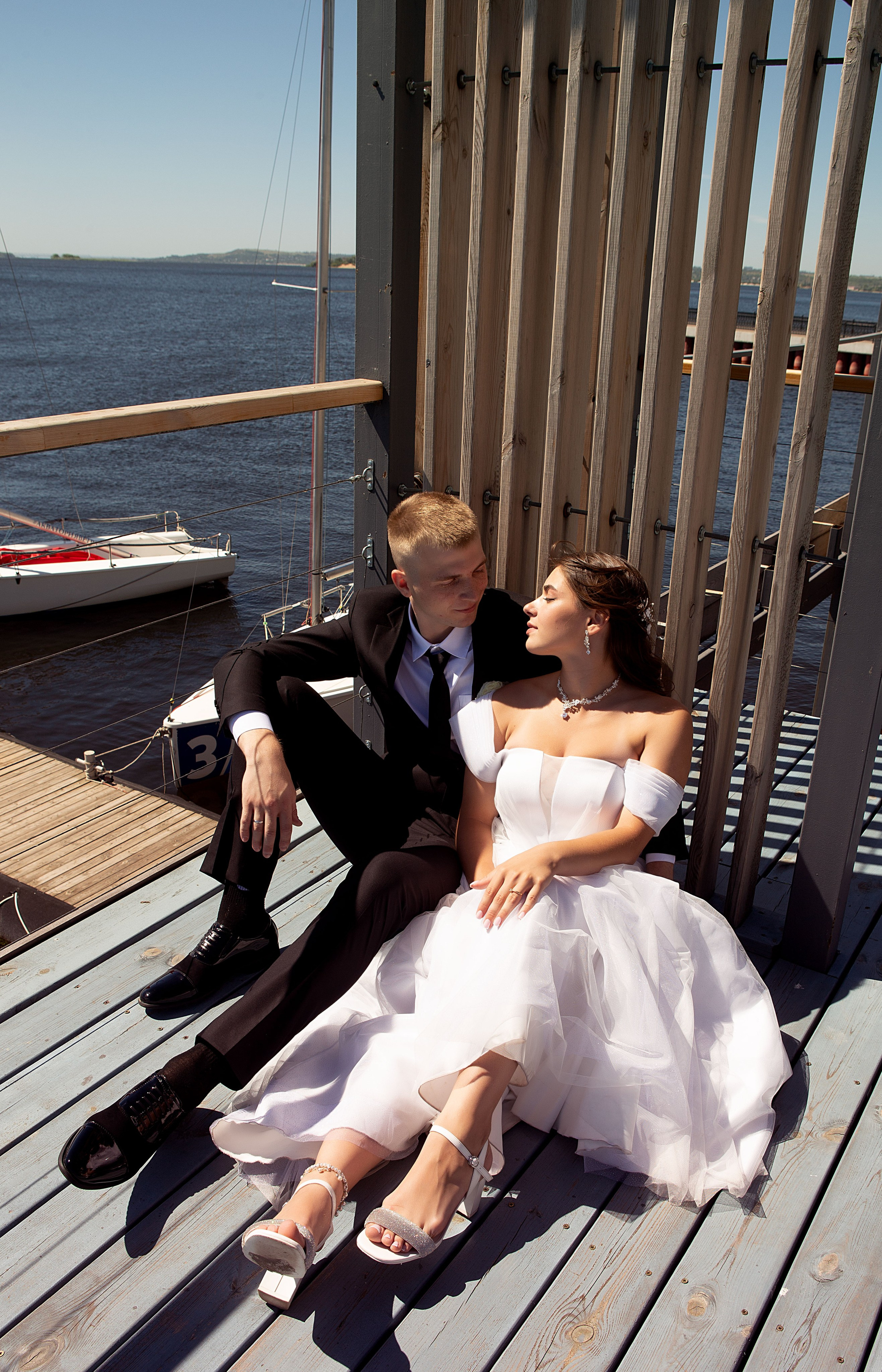 Свадебная фотосессия на пироне: Дарья и Артём. Свадебный и предметный фотограф Ренат Каламперов