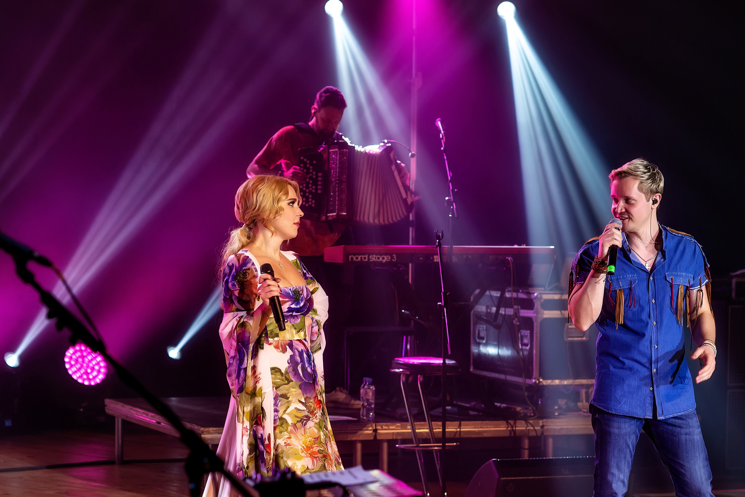 Концерт Пелагеи. Школьный, фэшн фотограф в Тюмени и в России Ирина Королева