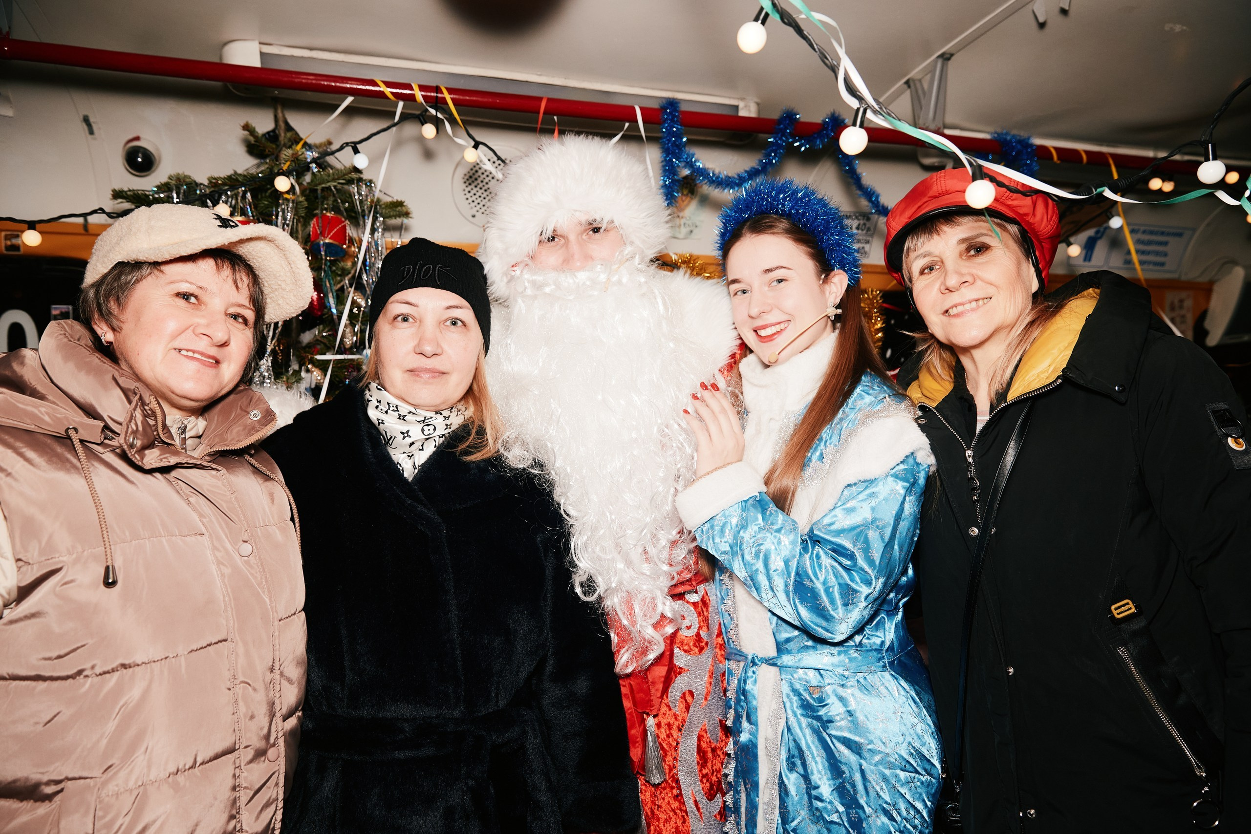 Новогодний трамвай 2026. Свадебный репортажный фотограф краснодар максим дремов дрёмов фотосессия студия цена