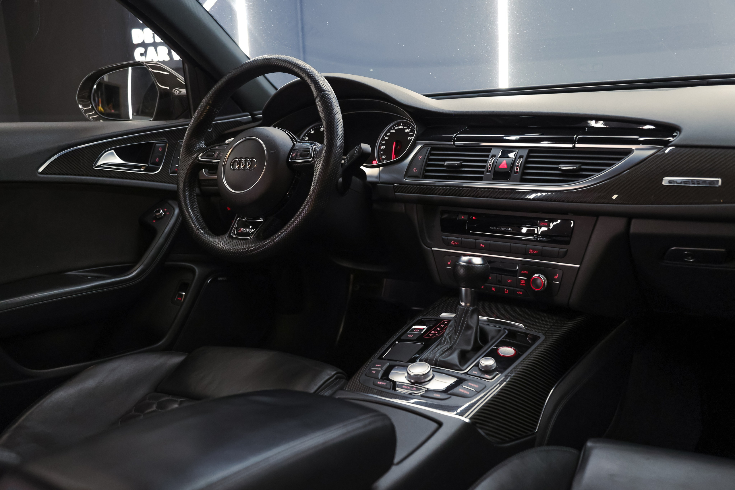 2017 AUDI RS6. Mixturecaptures