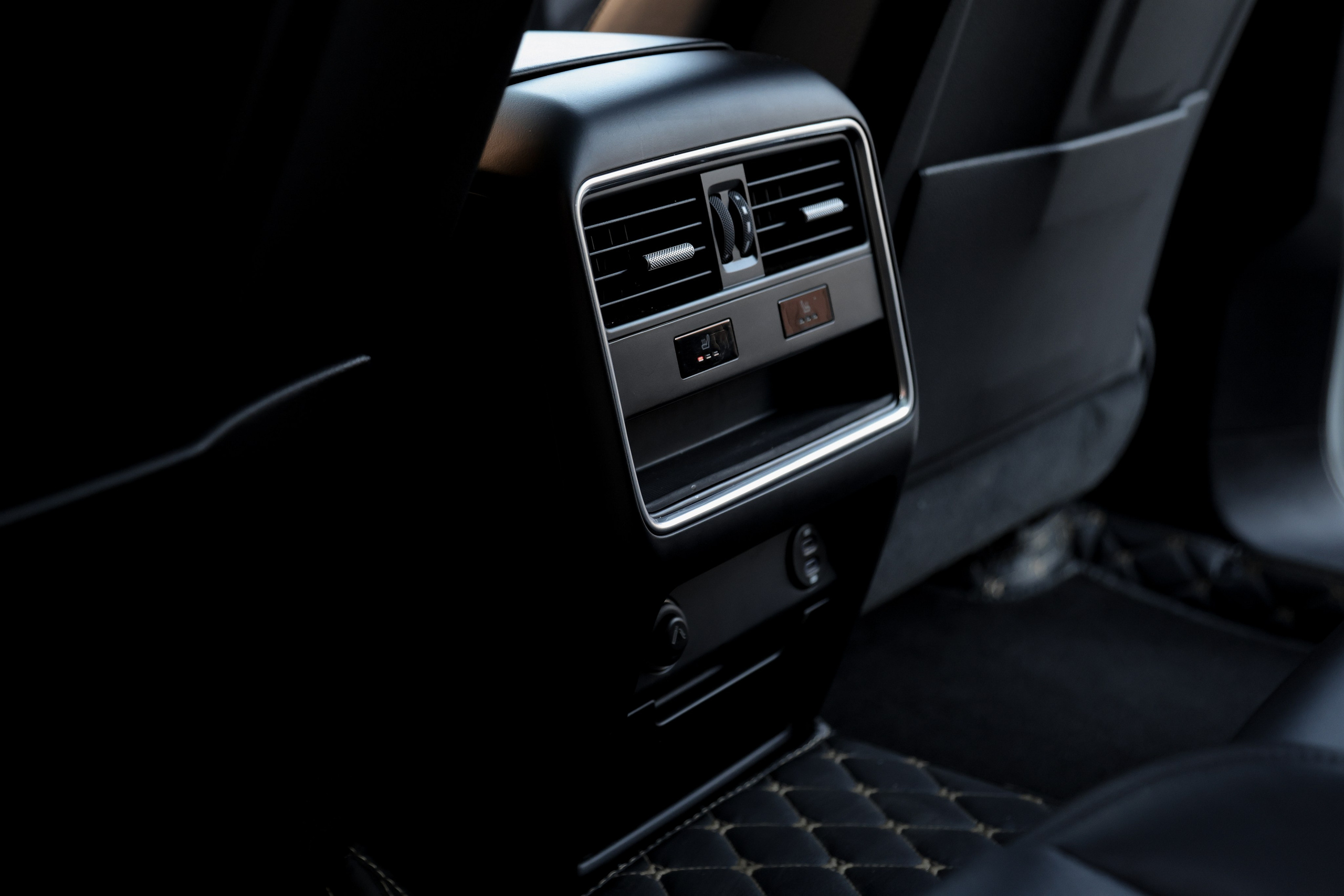 2020 Porsche Cayenne 3.0 AT. Mixturecaptures