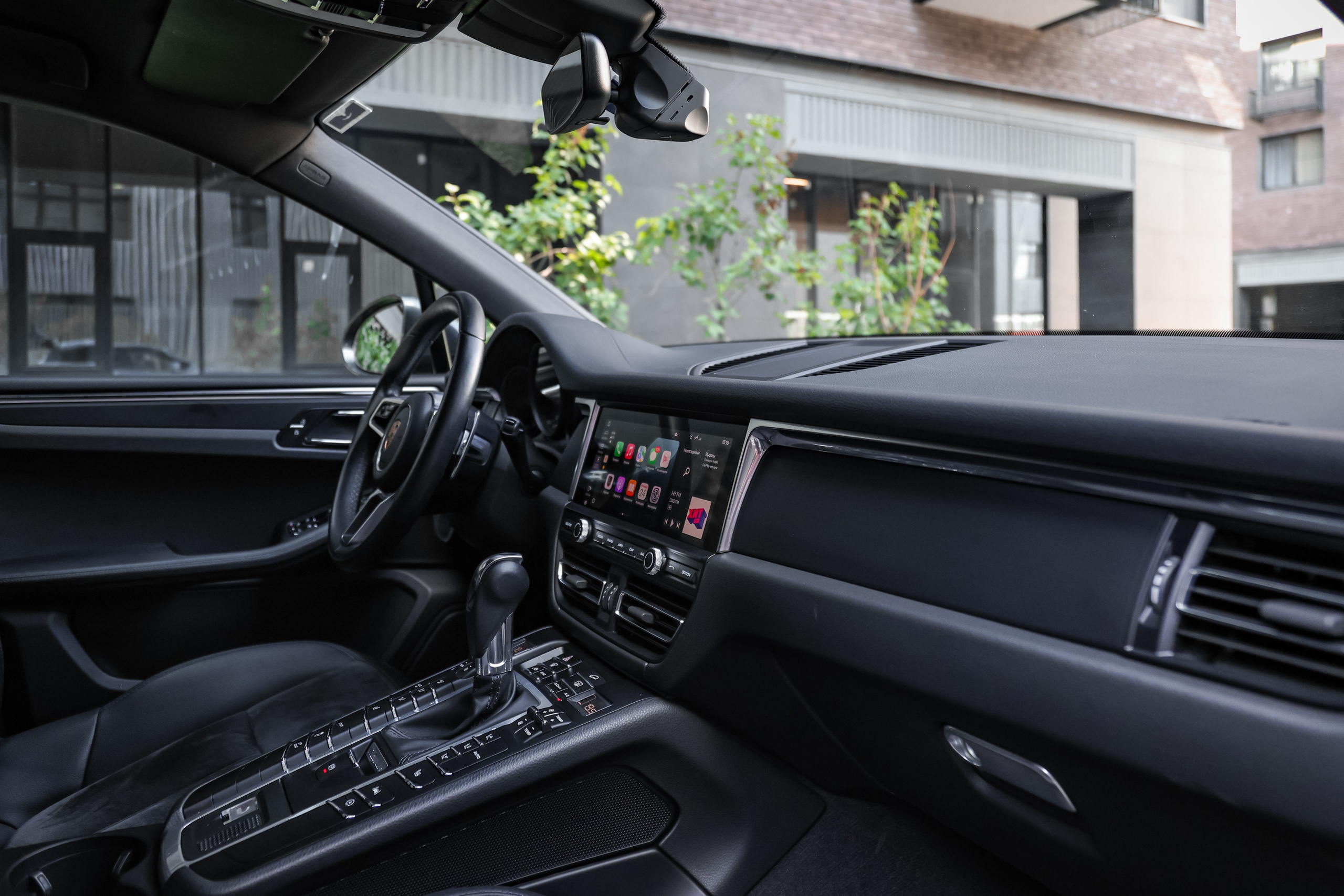 2020 PORSCHE MACAN. Mixturecaptures