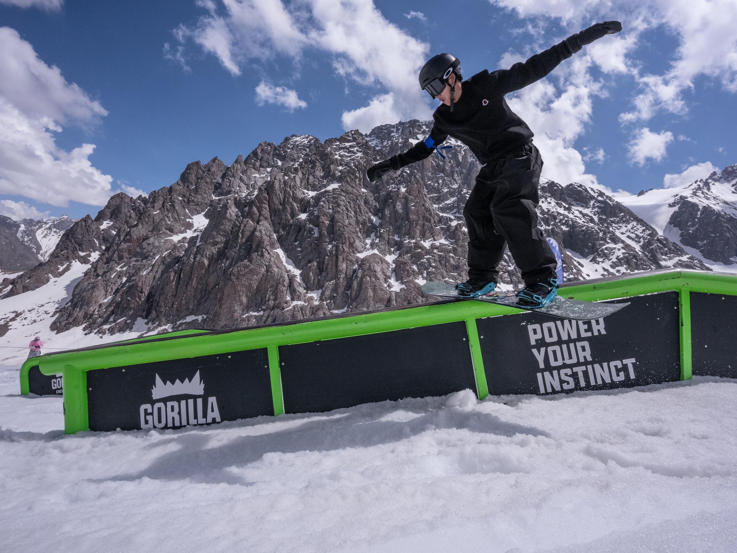 Gorilla IMBA CAMP 2026. Сайт Алматинского НЮ АРТ, будуар и фэшн фотографа Дениса Карпенко