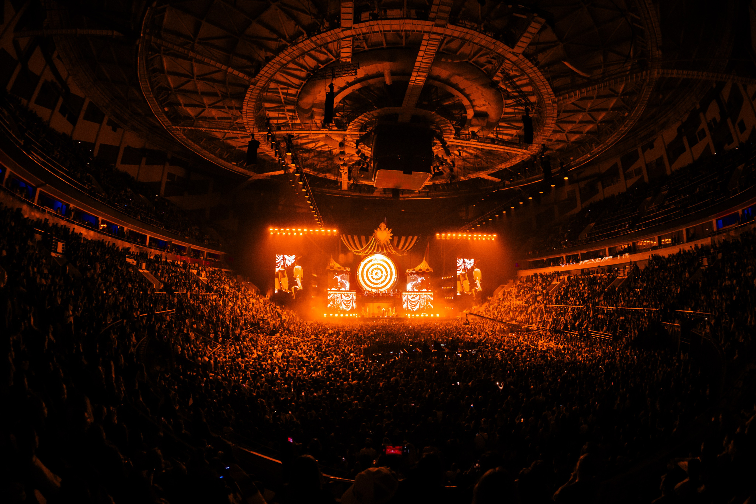 ВАНЯ ДМИТРИЕНКО В МЕГАСПОРТЕ 07.11.25. Концертный и репортажный фотограф в Москве и Санкт-Петербурге Мария