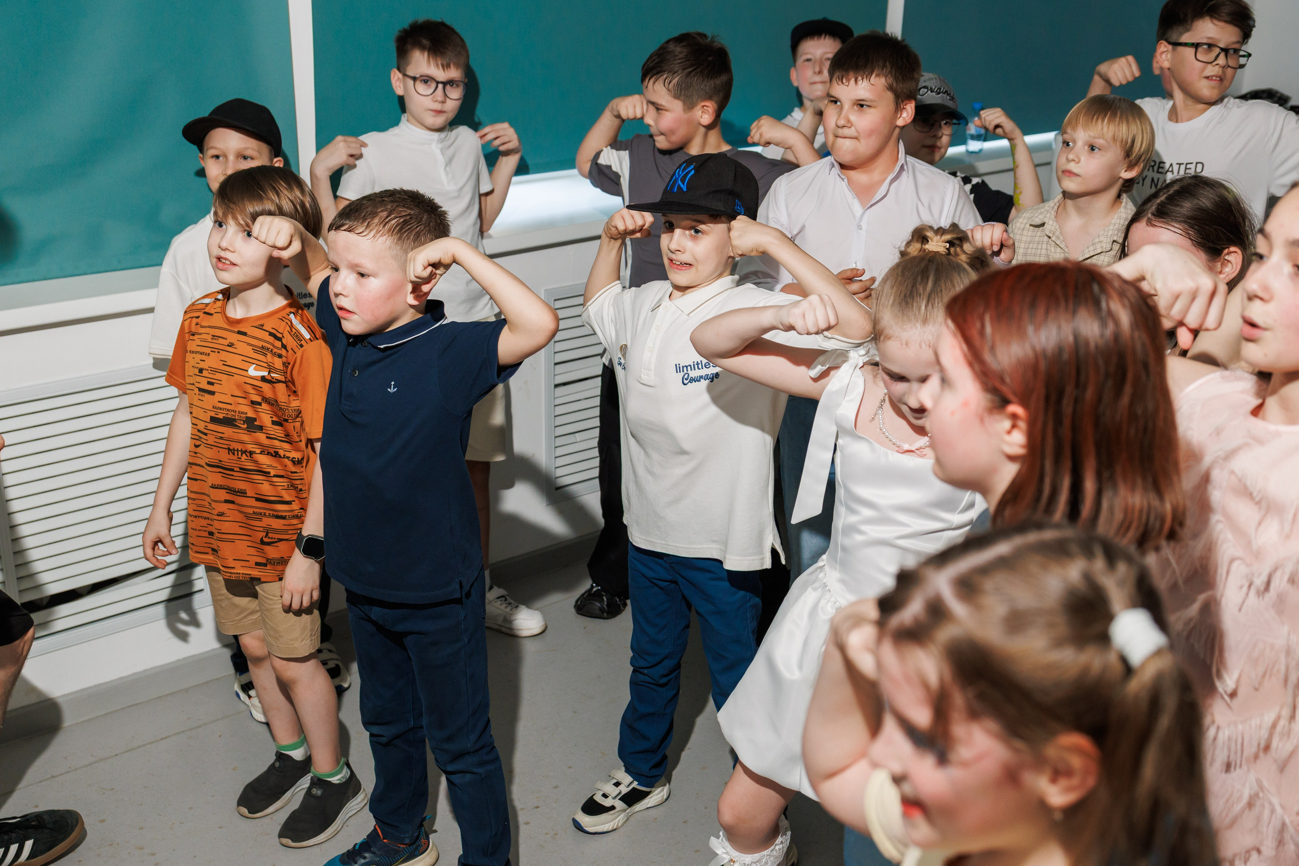 Выпускной 4 класс. Фотограф в Москве Дмитрий Емельянов