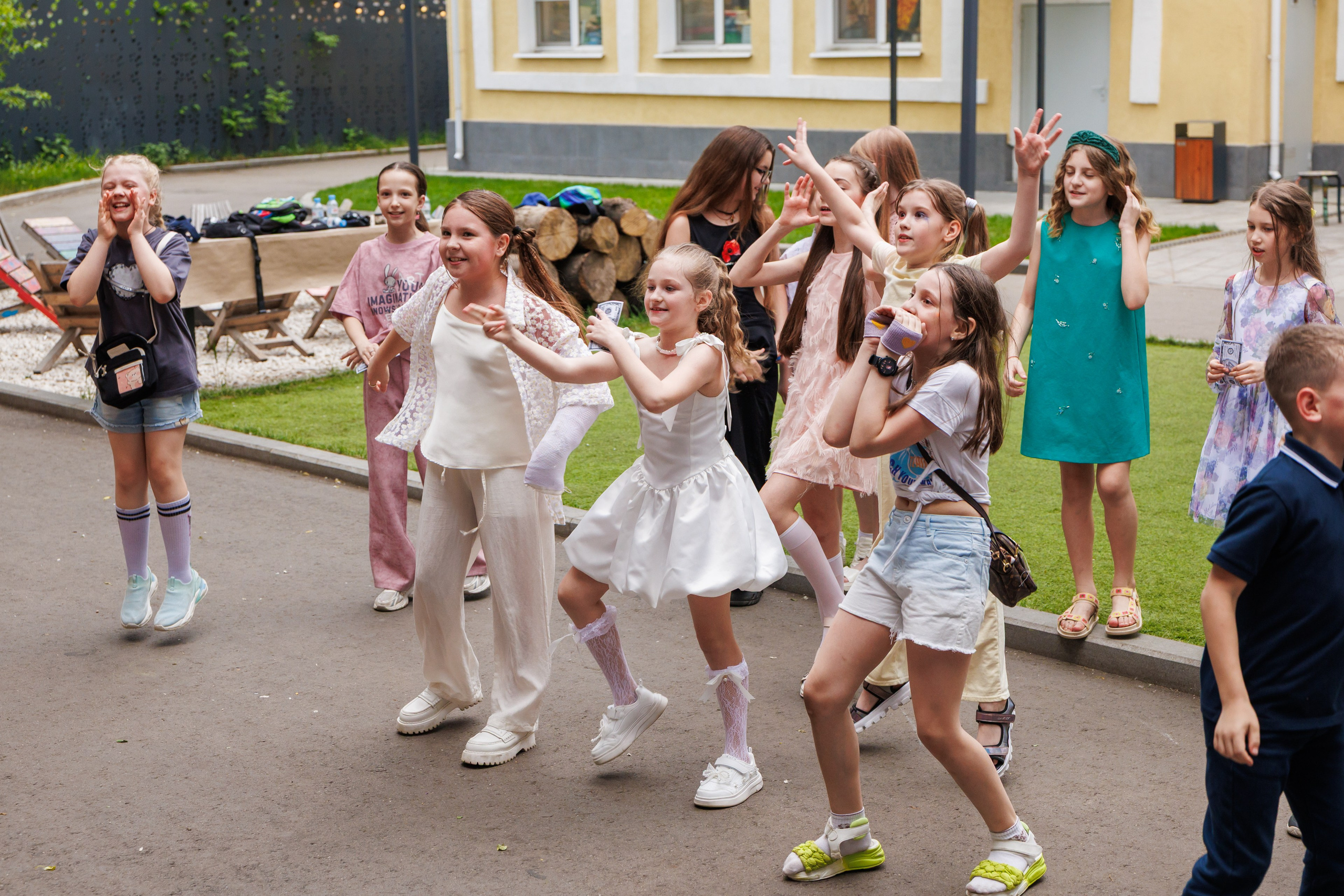 Выпускной 4 класс. Фотограф в Москве Дмитрий Емельянов