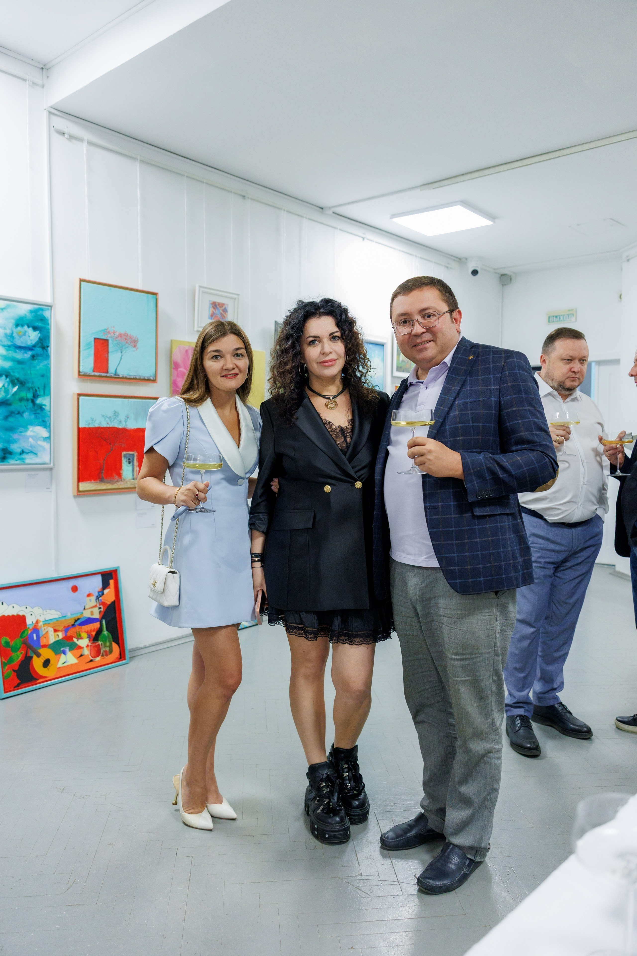 Открытие выставки картин. Фотограф в Москве Дмитрий Емельянов