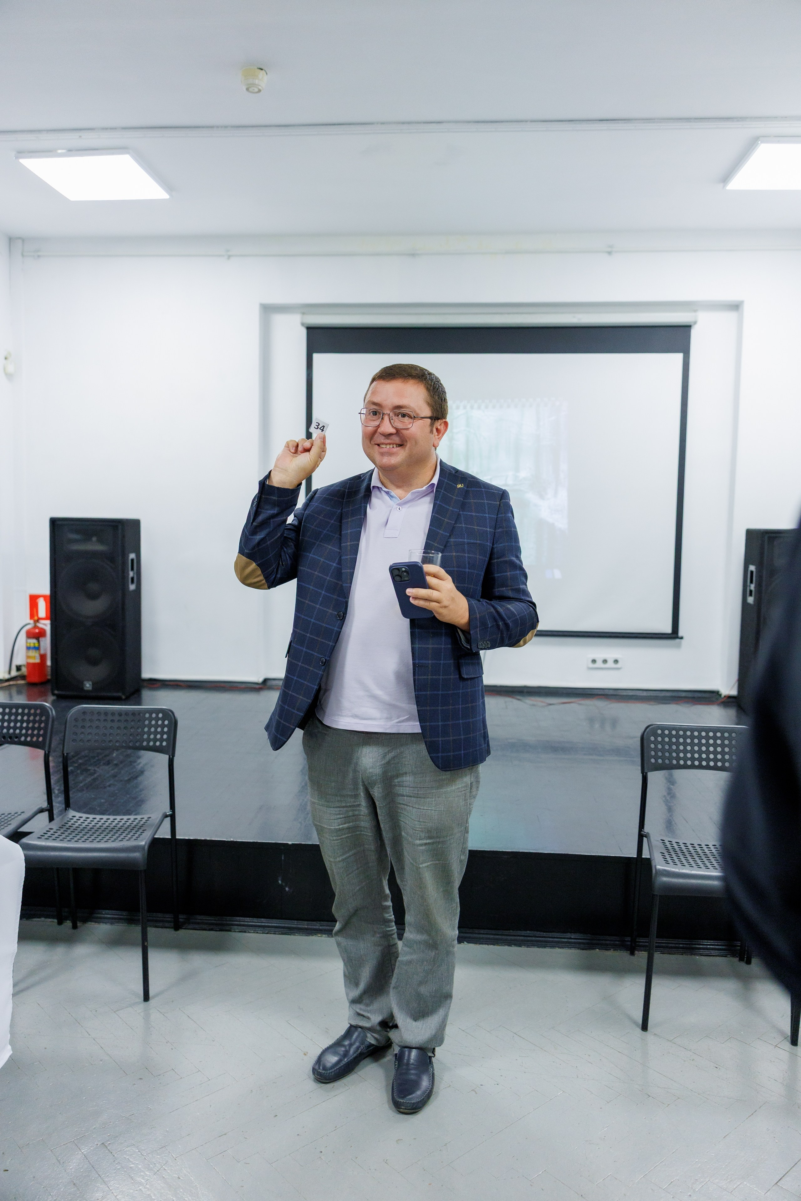Открытие выставки картин. Фотограф в Москве Дмитрий Емельянов