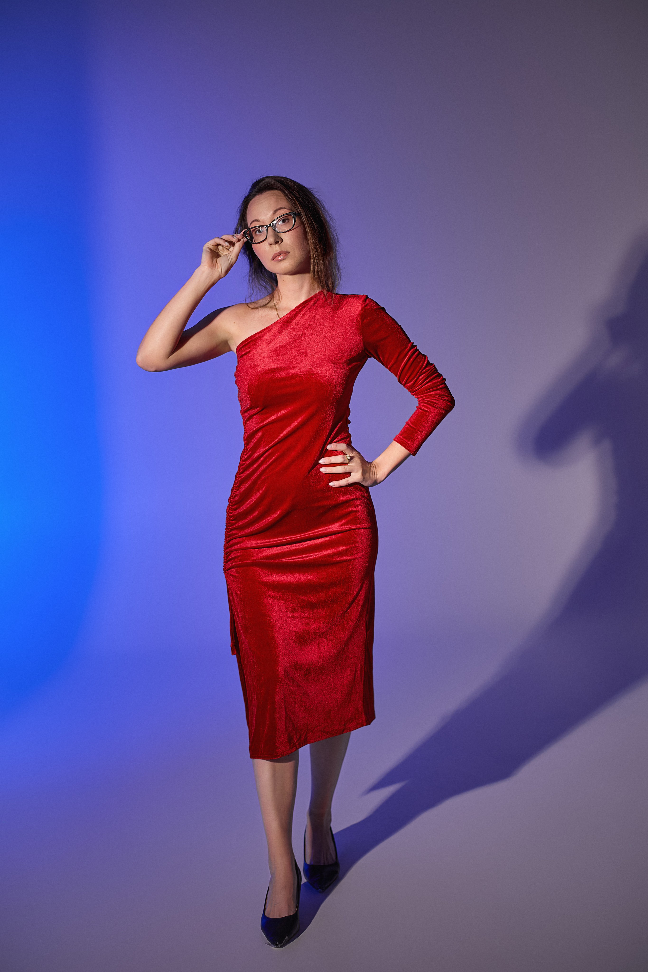 Прокат красного платья на одно плечо. Фотограф, мобилограф Ростов-на-Дону