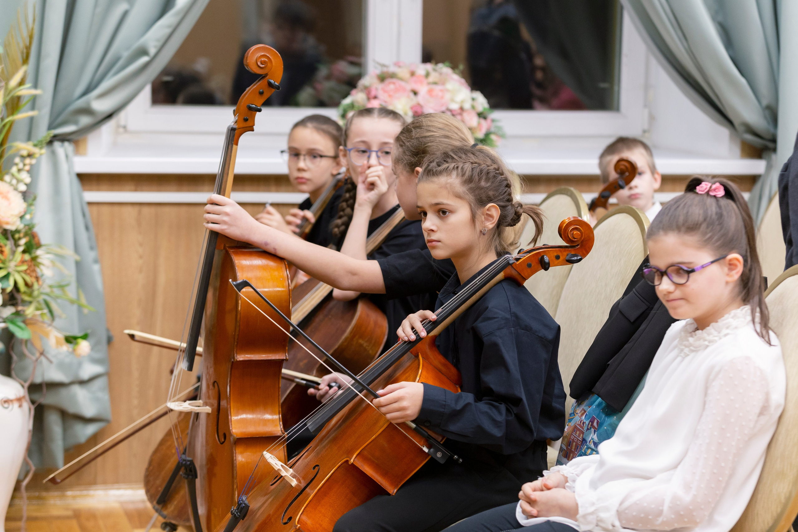 Музыкальный концерт струнных инструментов. Репортажный фотограф в Москве