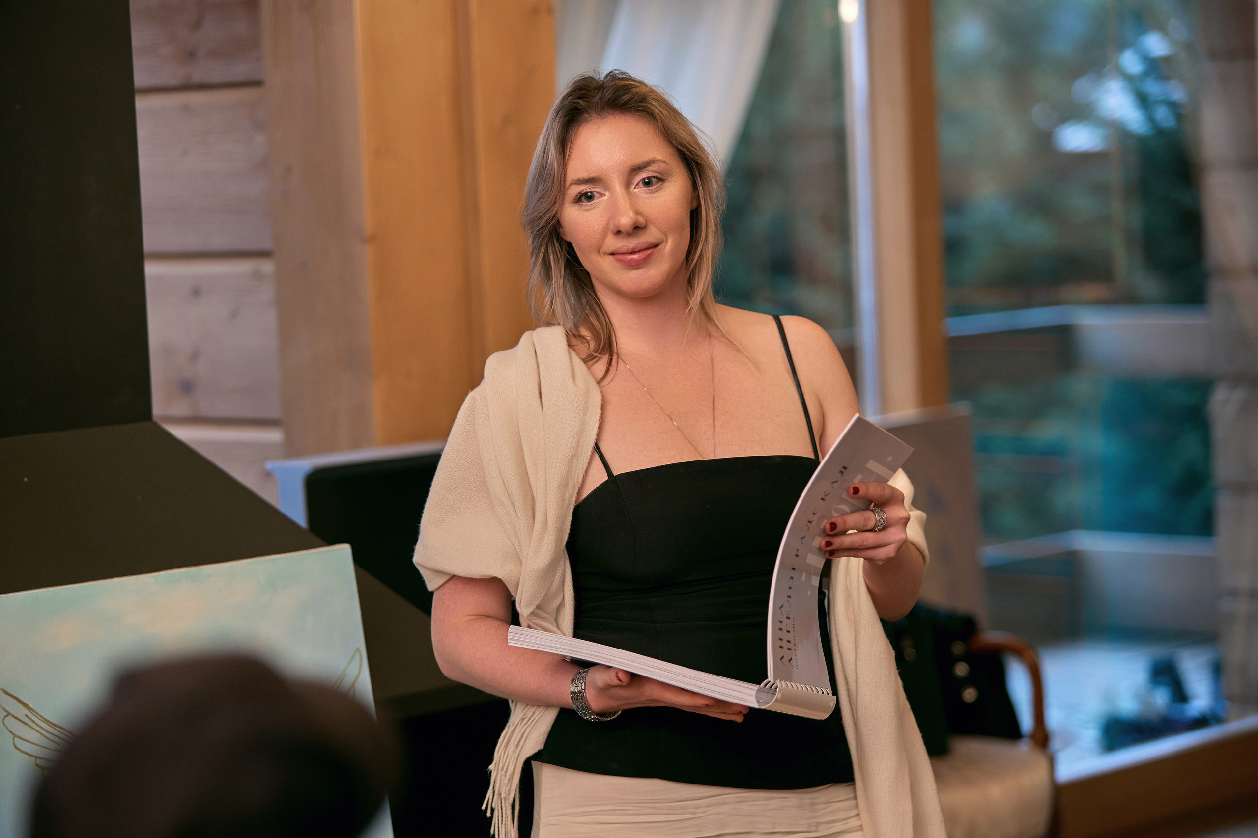 Встреча художников в небольшом загородном доме на Красной поляне. RetroChic Фото