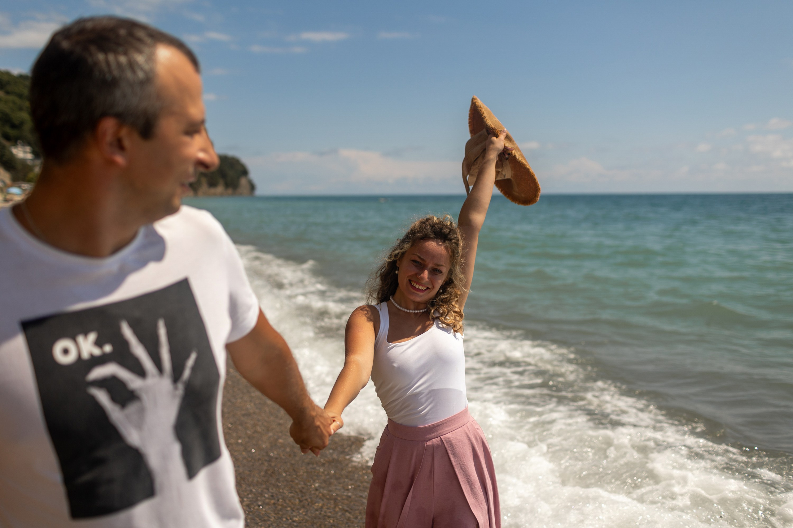 Песчаный пляж в Пицунде 30 мин. 4т. RetroChic Фото