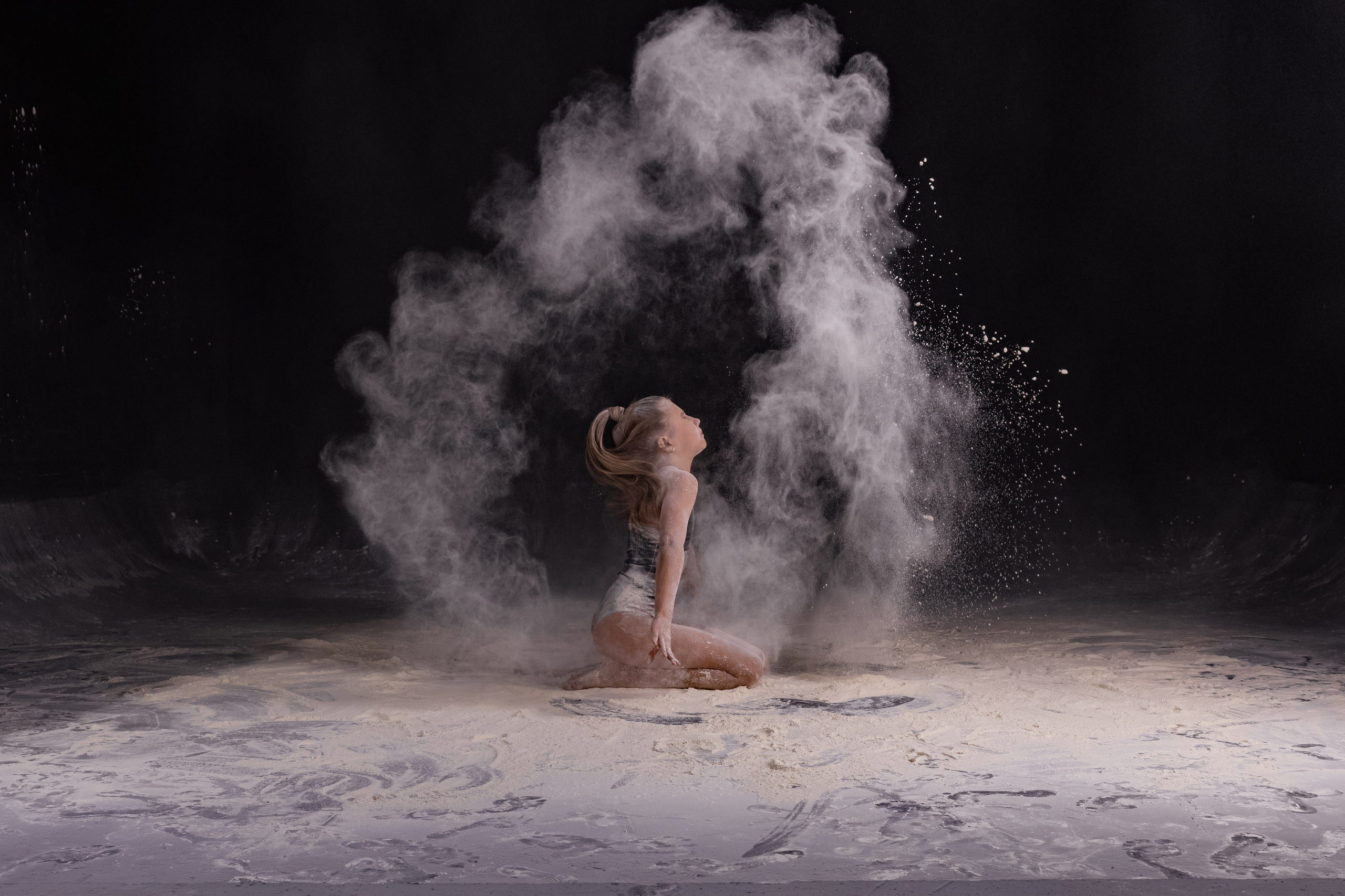 Александра фотосессия с мукой. Семейный, детский фотограф в Твери Кираева Лилия