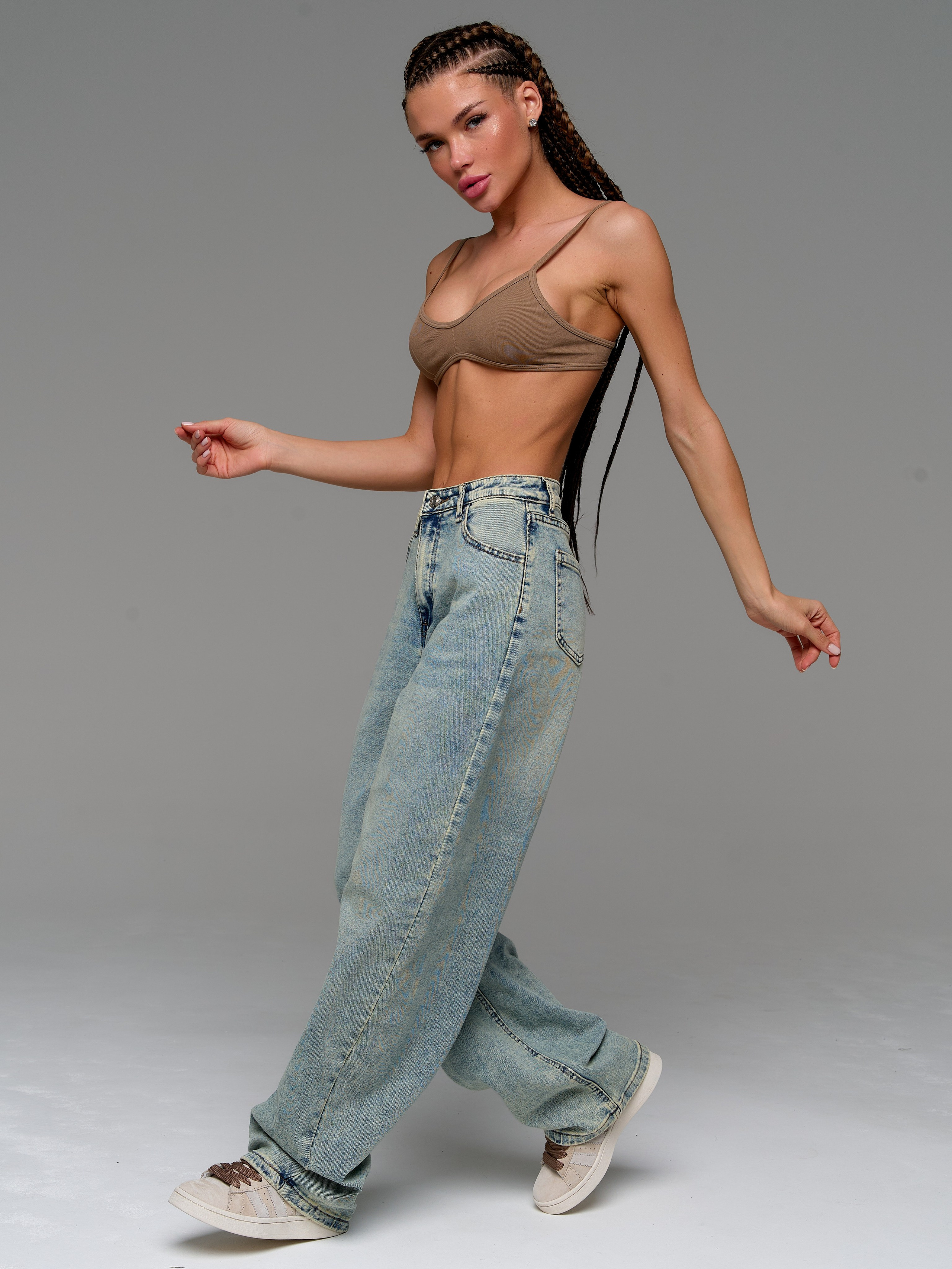 Джинсы. Фотограф для маркетплейсов в Москве