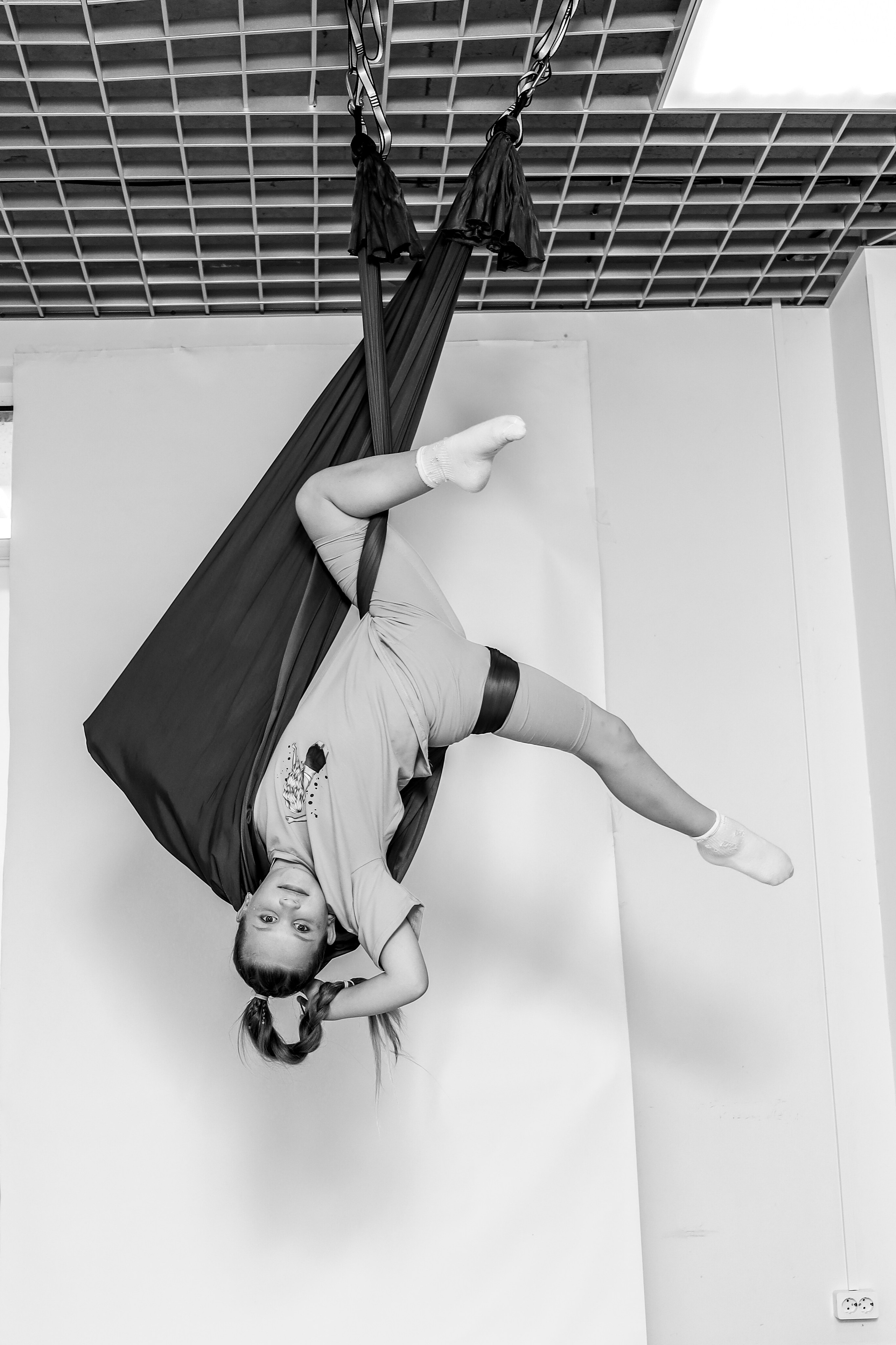 Детская аэройога. Фотограф Надршина Лилия