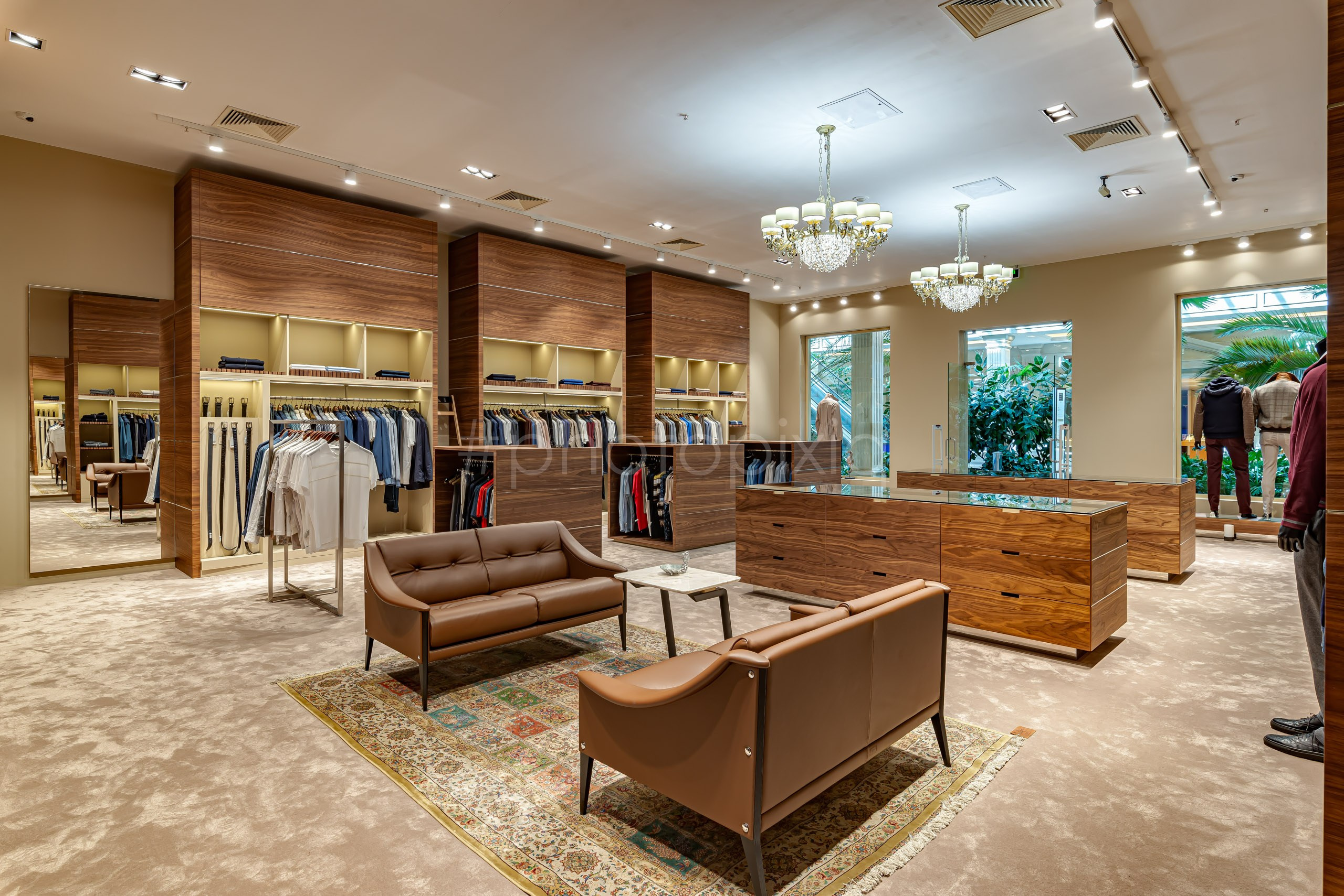Интерьерная съёмка магазина одежды CORTIGIANI. Интерьерная съёмка и виртуальные туры — Интерьерный фотограф Кузнецов Сергей (photopixiq)