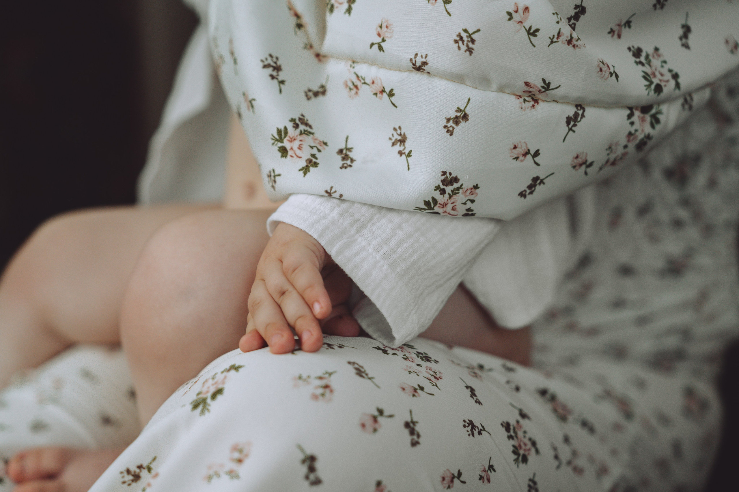 МАТЕРИНСТВО — ЭТО ПУТЬ, ГДЕ МАЛЕНЬКИЕ ЛАДОШКИ ВЕДУТ К БОЛЬШИМ ОТКРЫТИЯМ. Семейный и детский фотограф Анна Бренч