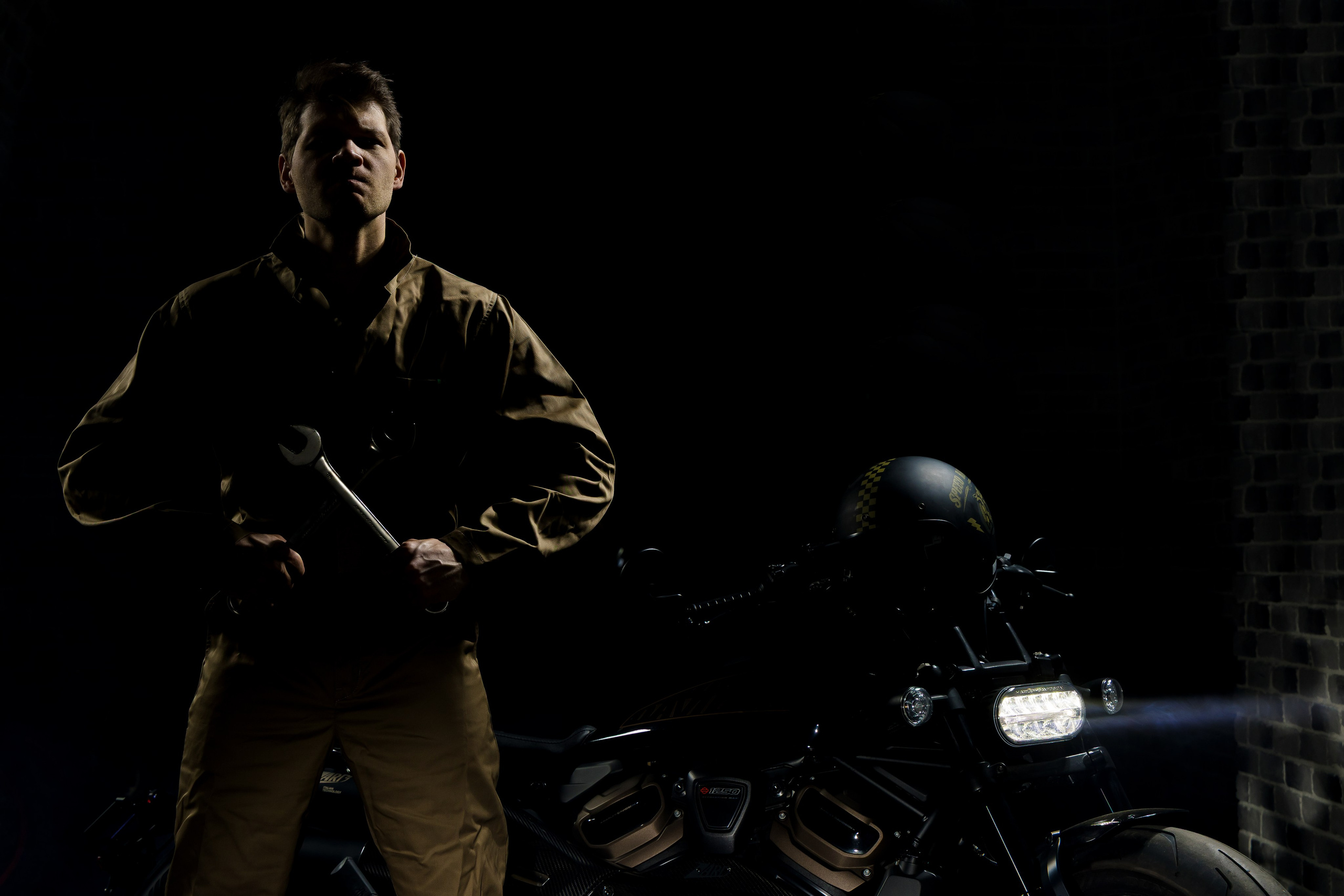 LANKARRA мотоблоггер. Photomantis