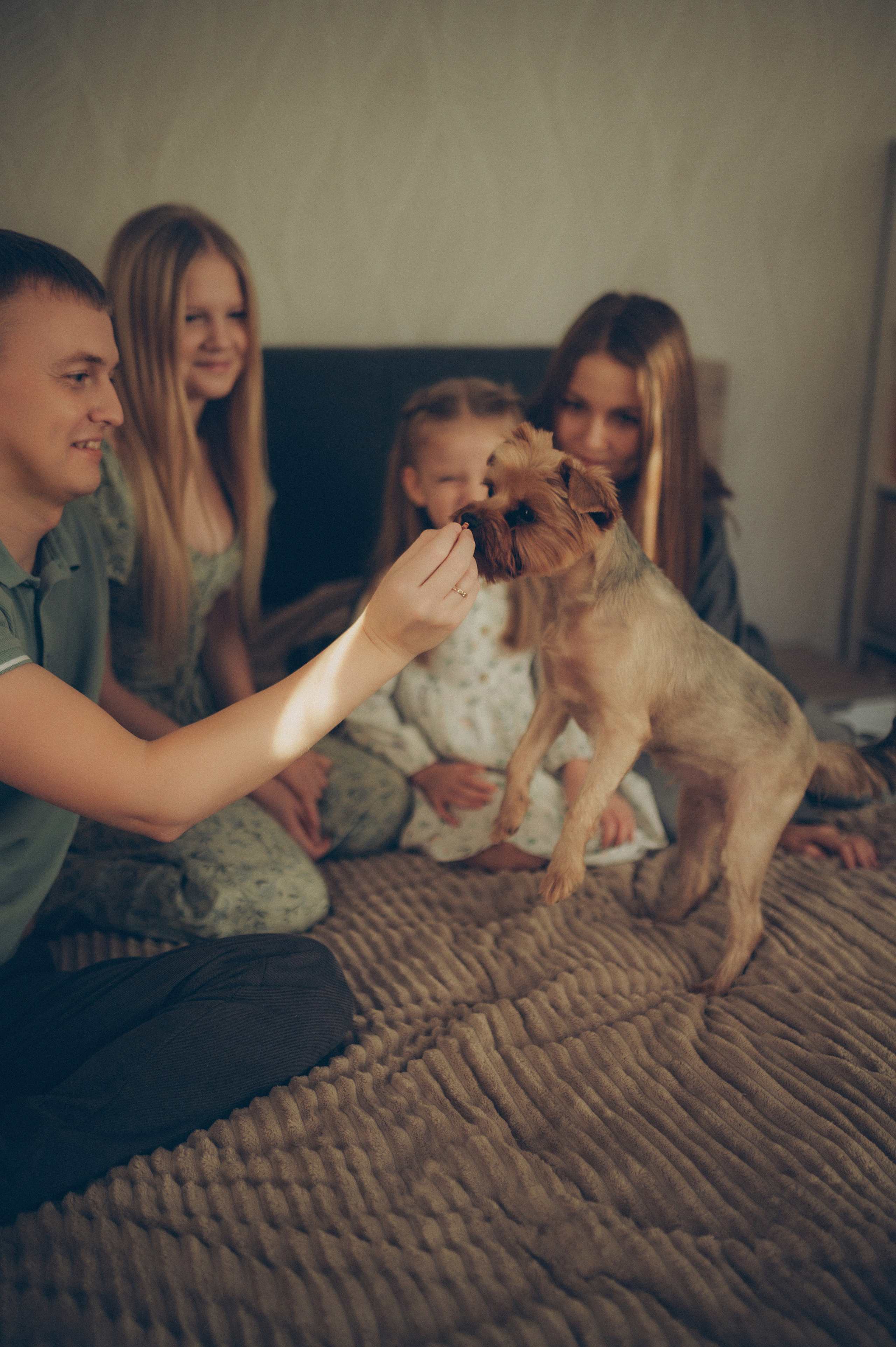 Тася, Соня, Женя и Илья (домашняя). Фотограф, г. Лесной Свердловской области