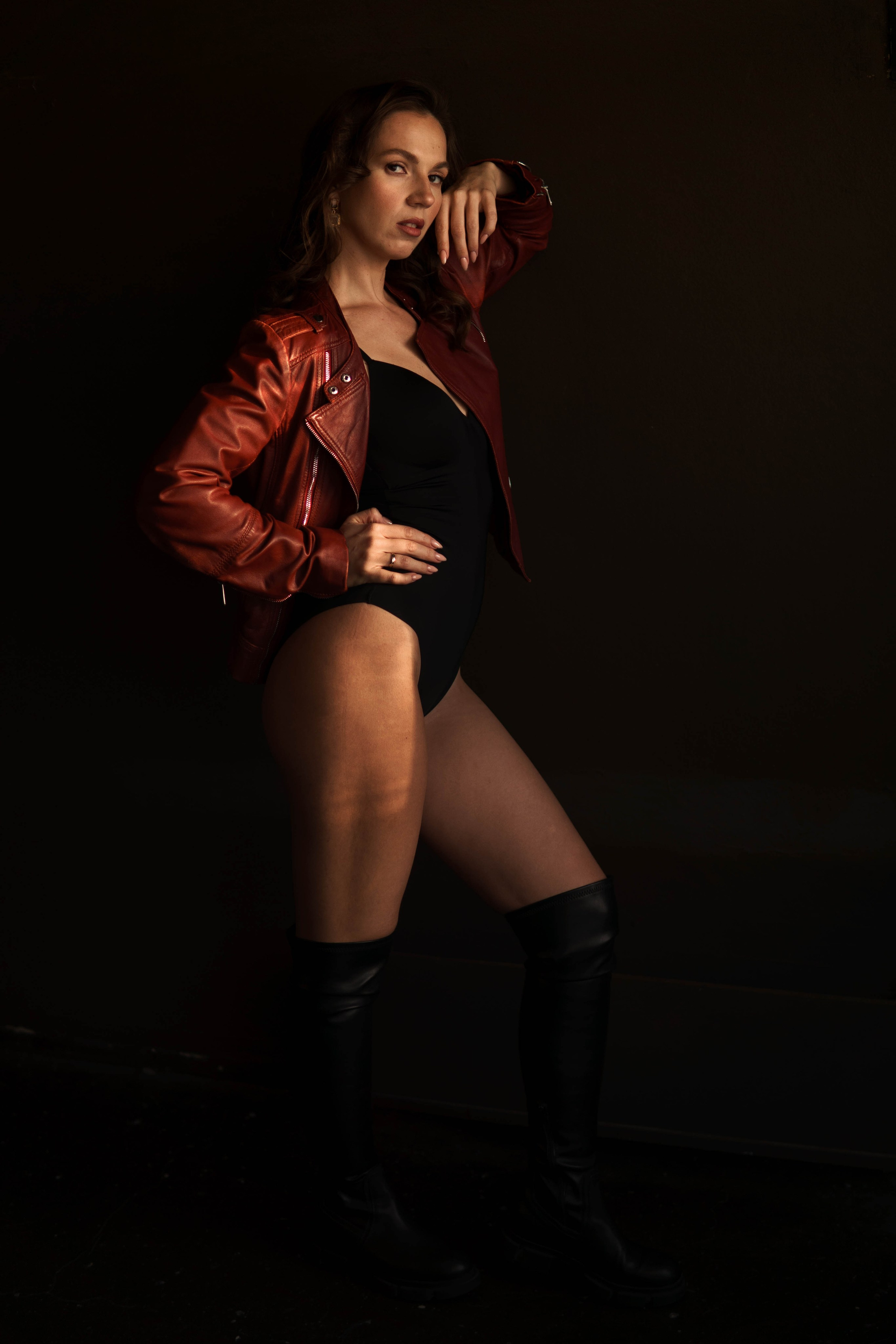 Женский портрет в низком ключе. Фотограф Kostyanika_olga в Екатеринбурге