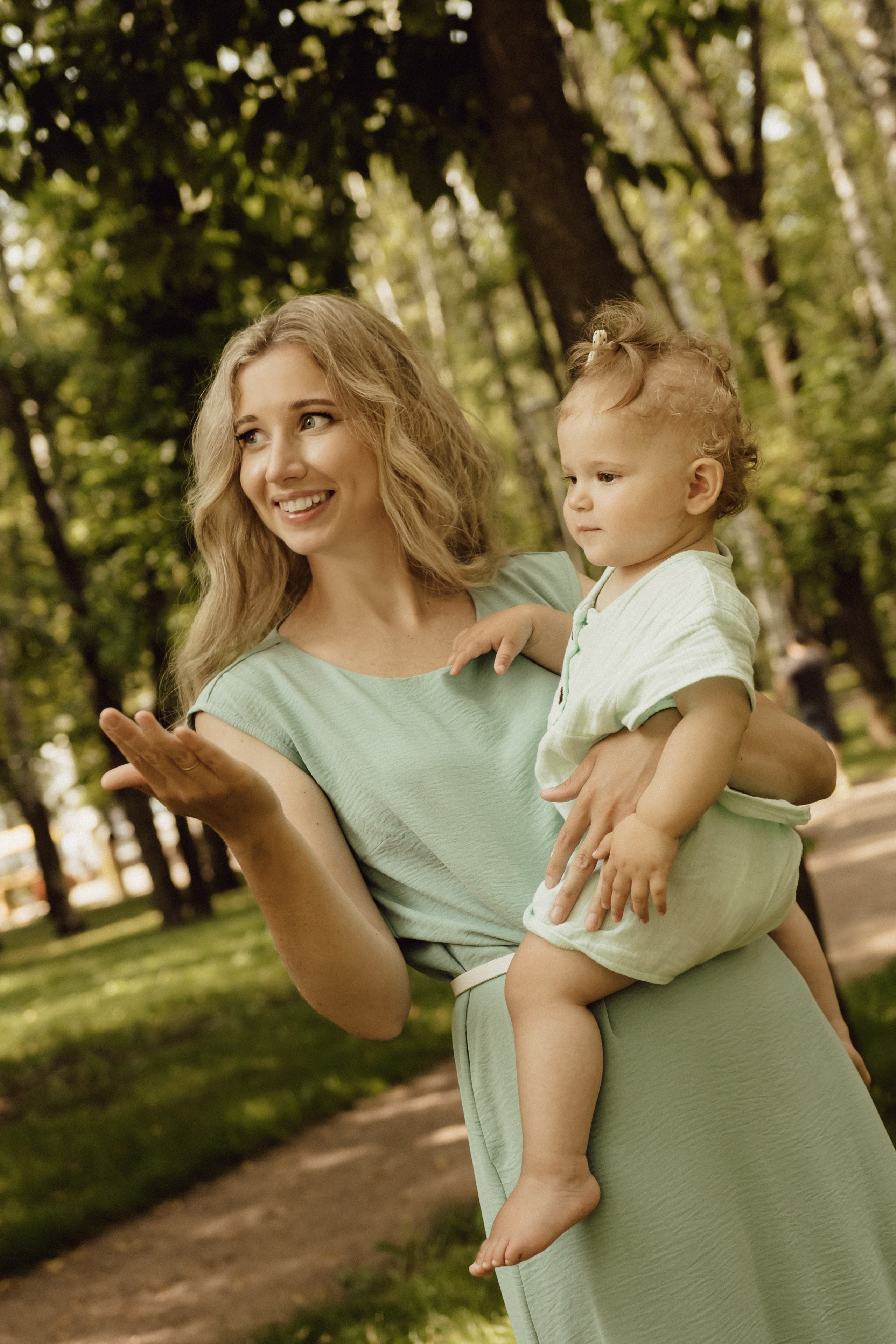 Семья Редькиных в парке Швейцария. Фотограф в Кирове и Кирово-Чепецке Валерия Шиляева