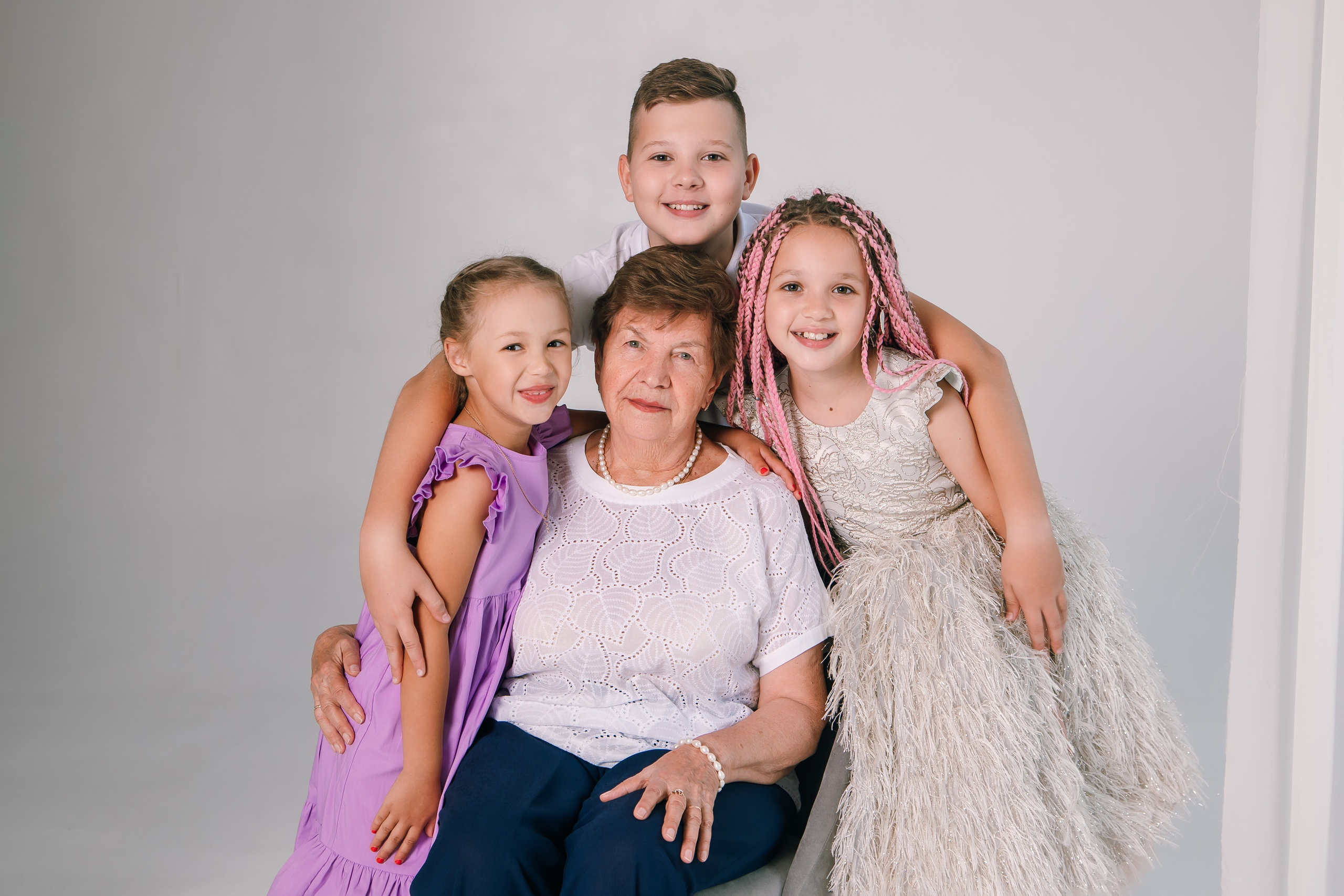 Фотосессия большой семьёй в студии в Екатеринбурге. Свадебный, семейный фотограф, контент съёмка. Екатеринбург. Елена Граф