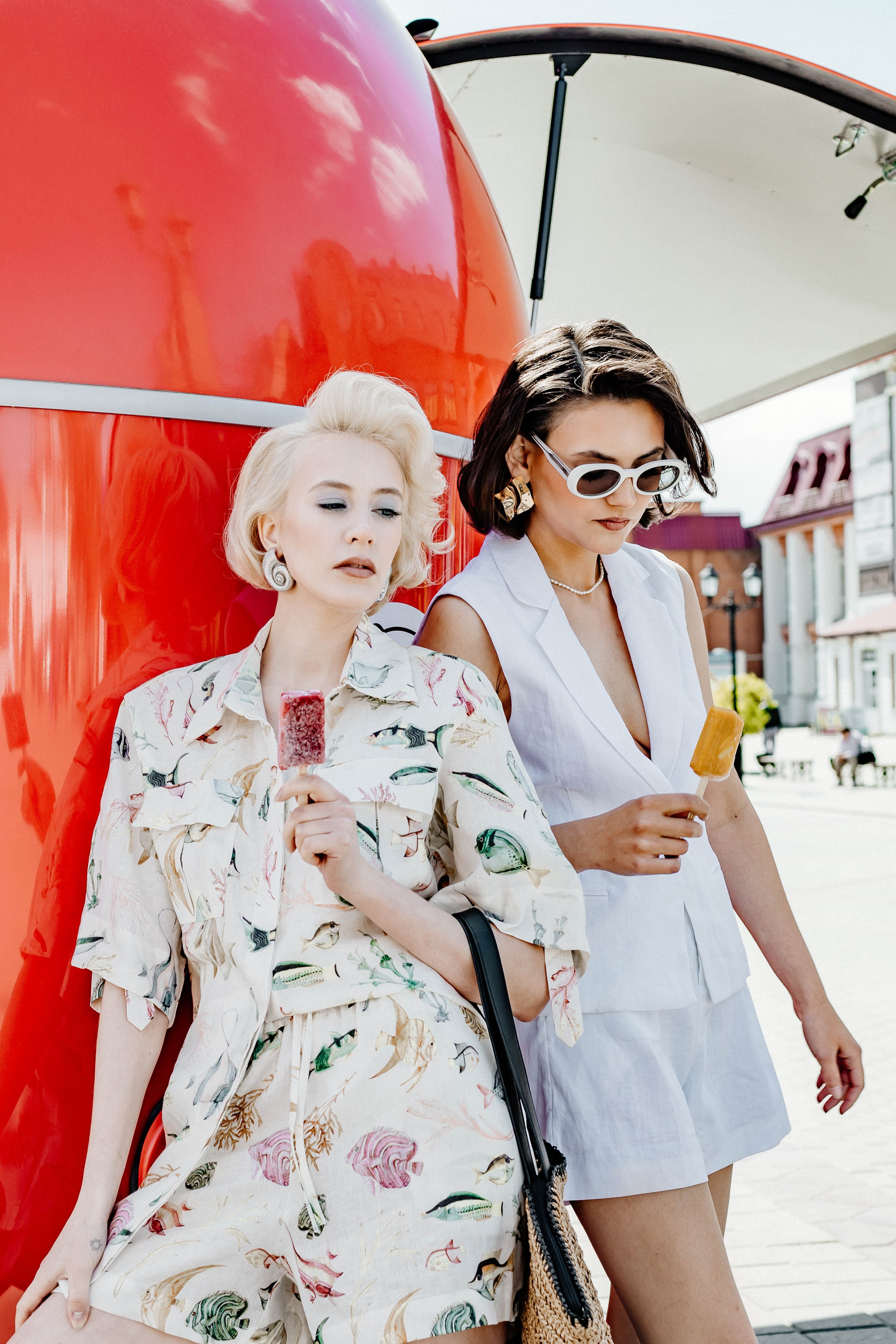 Ася и Наташа. Рыжова Тамара