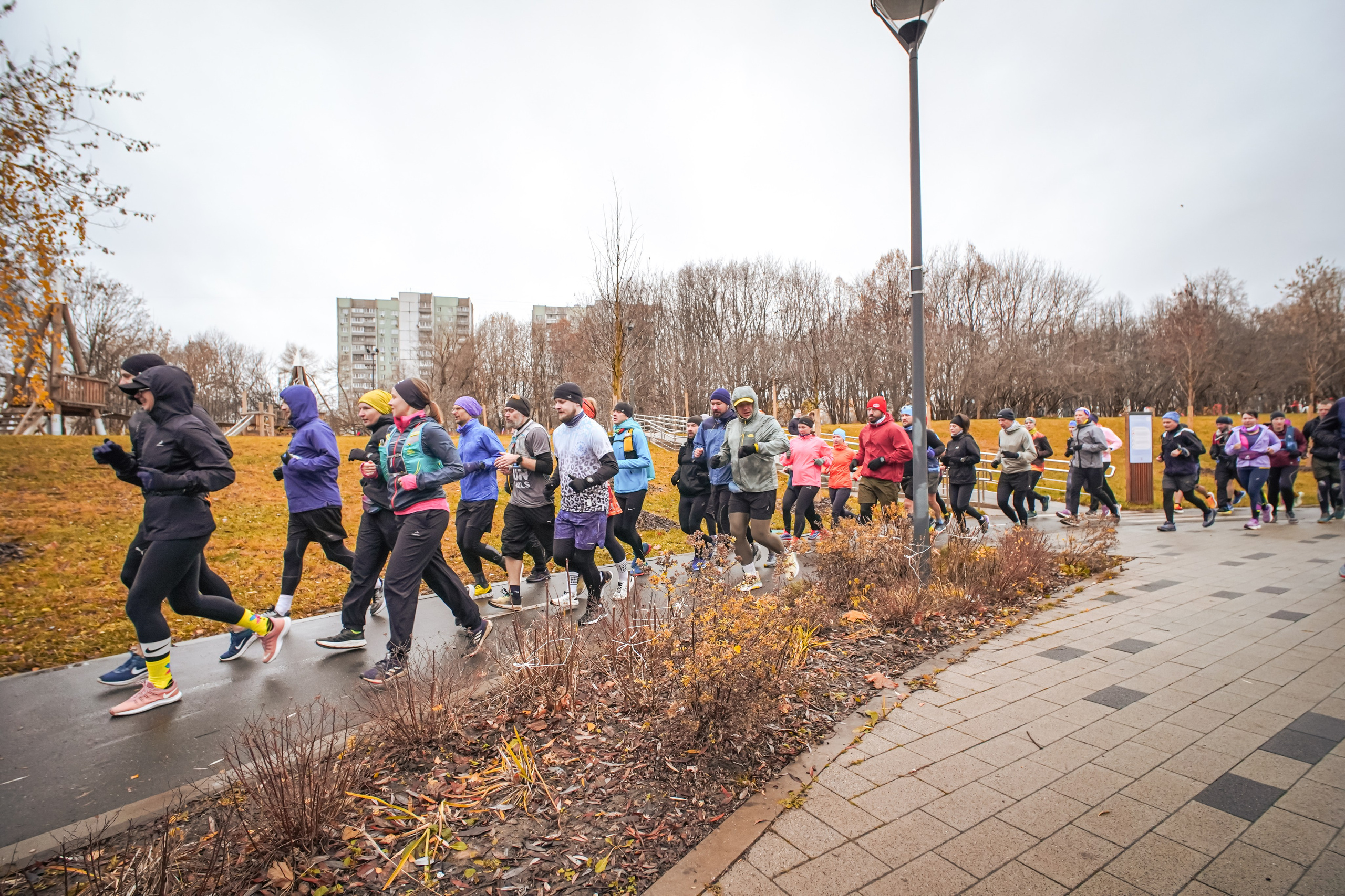 #марафонудома #яuzarun 2024 2-я петля, группа 6:30. Роман Капилюшов. Бег. Фото. Видео. г. Люберцы