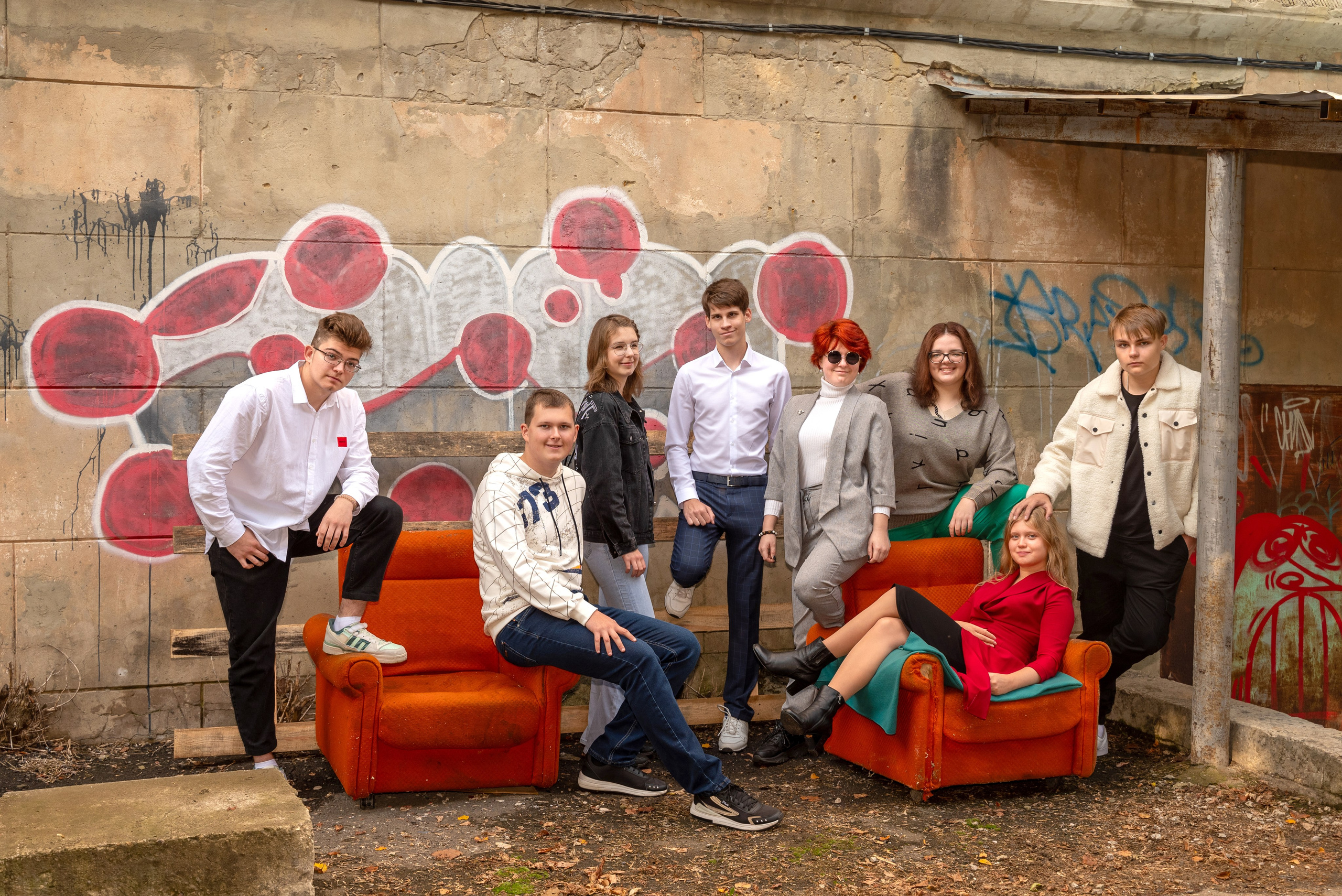 Осенние фотосессии классов в городе для ваших выпускных альбомов. Выпускные альбомы в городе Саров